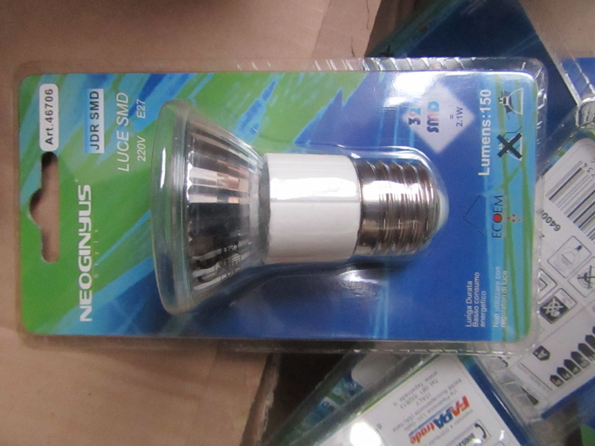 | 1X BOX CONTAINING UNKNOWN AMOUNT BUT AT LEAST 40 NEOGINYUS HALOGEN BULBS, GOOD FOR KITCHEN