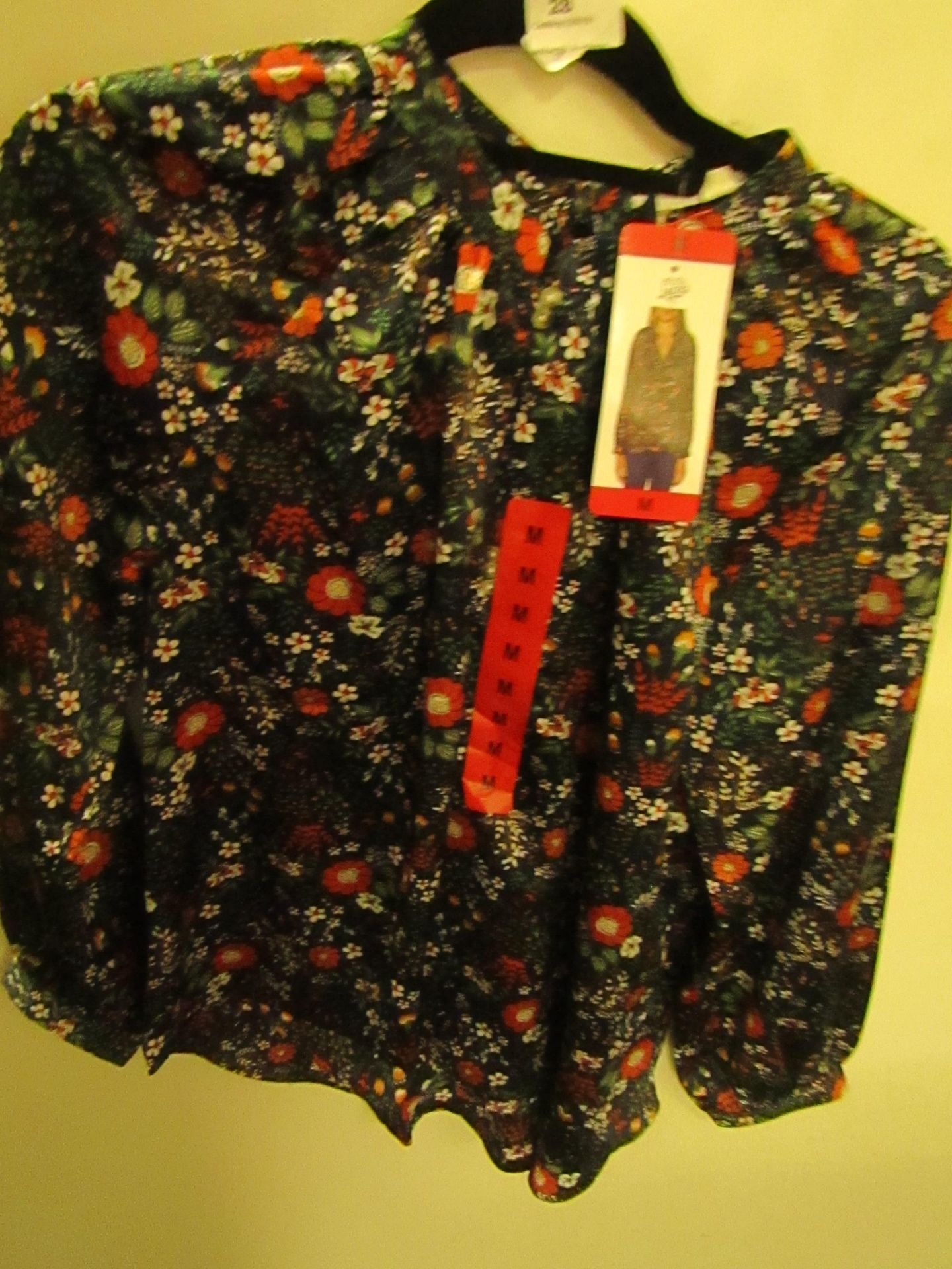 J.A.C.H.S Girlfriend Blouse Navy Floral Print Size M New With Tags