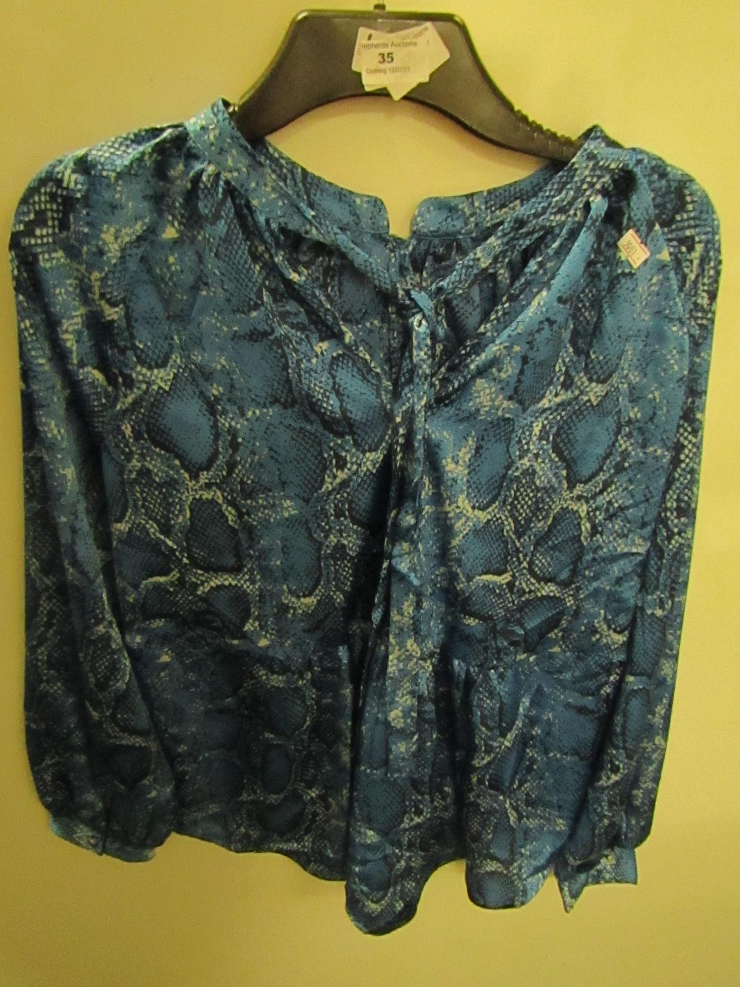 J.A.C.H.S Girlfriend Blouse Snake Floral Size M New With Tags
