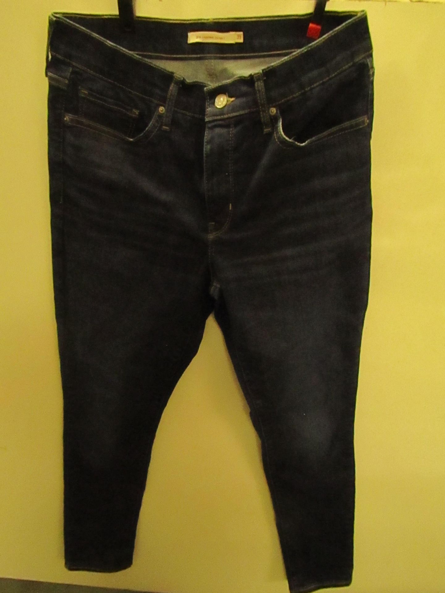 Ladies Levi "s 311 Skinny Size 31 Look In Very Good Condition