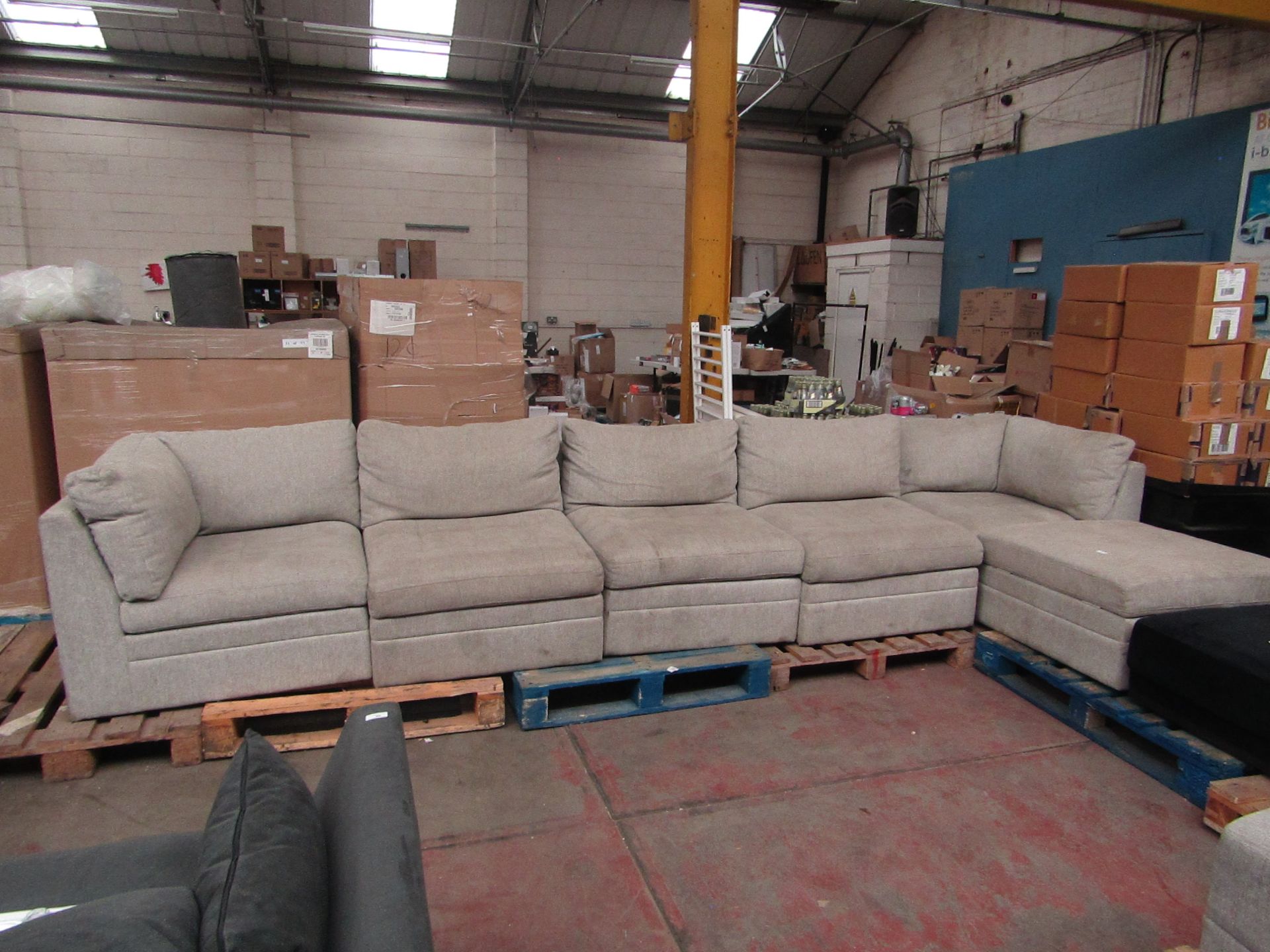 Mstar 6 Piece modular sofa set, no major damage, but could do with a clean in places and includes