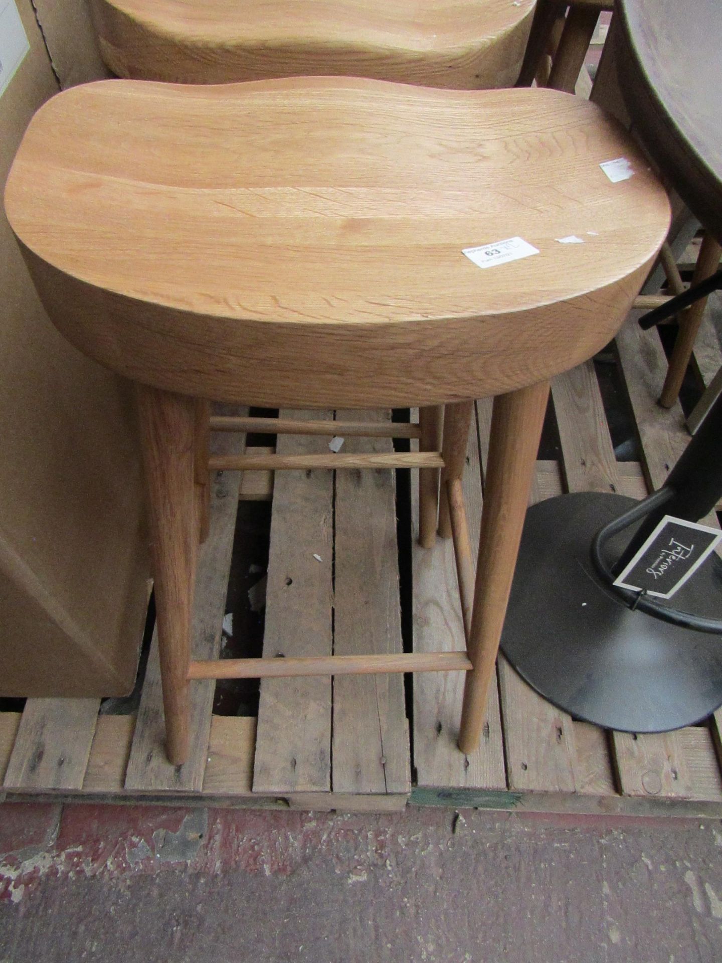 | 1X | COX & COX WEATHERED OAK COUNTER STOOL | SEAT MAY NEED ATTENTION AS IT HAS SOME