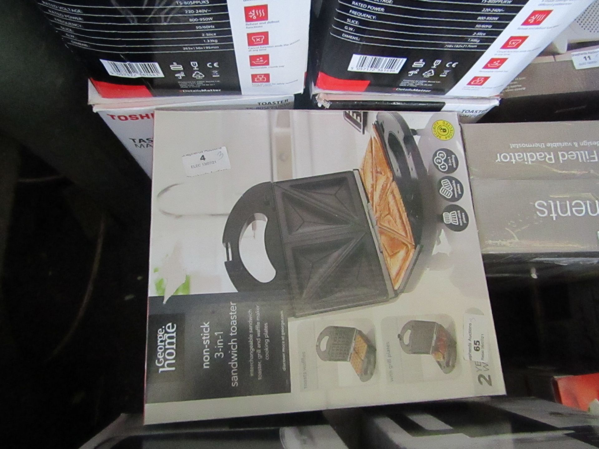 | 3X | 3 IN 1 SANDWICH TOASTERS | UNCHECKED RAW RETURNS | RRP £16 EACH | TOTAL LOT RRP £48 | LOAD