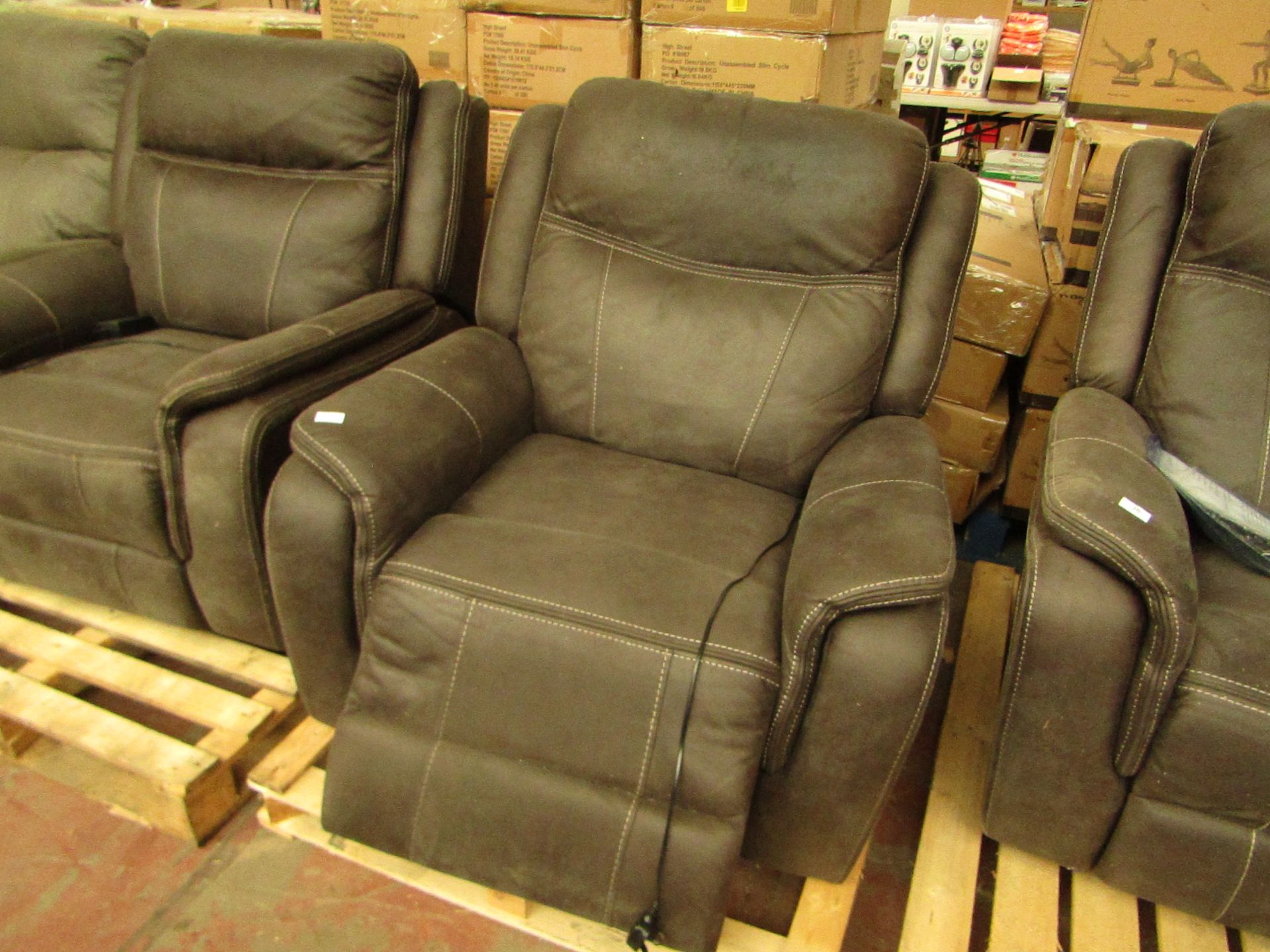 Costco leather recliner, untested but looks in good condition (no guarantee)