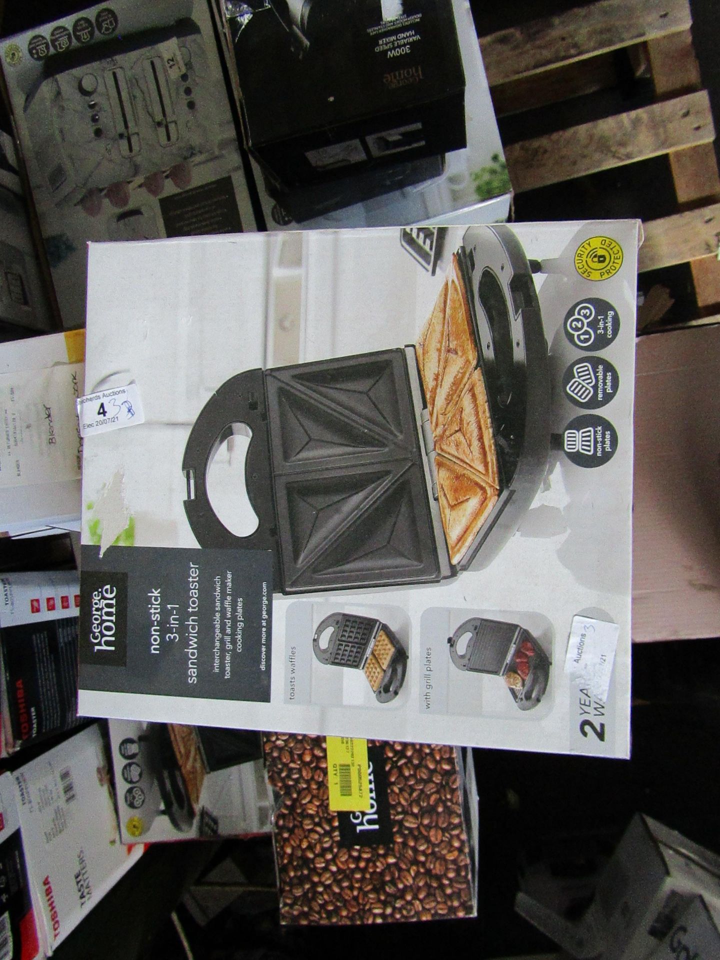 | 3X | 3 IN 1 SANDWICH TOASTERS | UNCHECKED RAW RETURNS | RRP £16 EACH | TOTAL LOT RRP £48 | LOAD