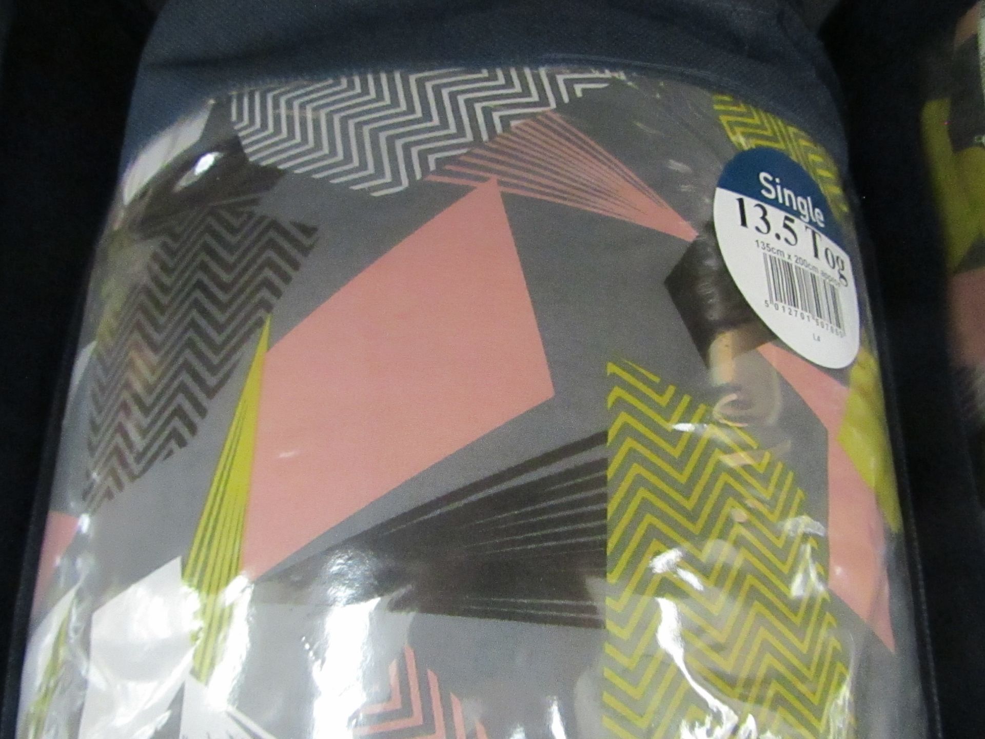 Comfy Quilts - 13.5 Tog Single Patterned Duvet - New & Packaged.
