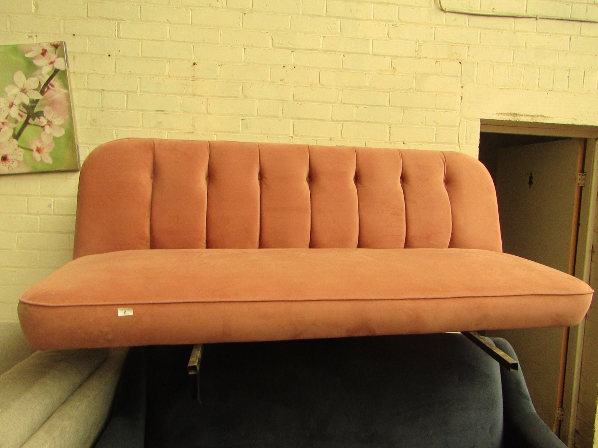 | 1X | MADE.COM PINK VELVET LOVE SEAT | NO MAJOR DAMAGE AND HAS NO FEET (NO GUARANTEE), COULD DO