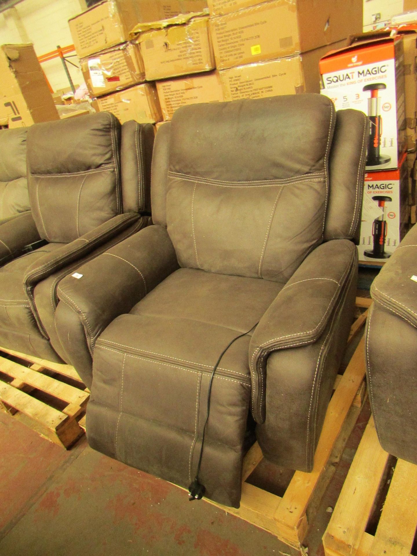 Costco leather recliner, untested but looks in good condition (no guarantee)