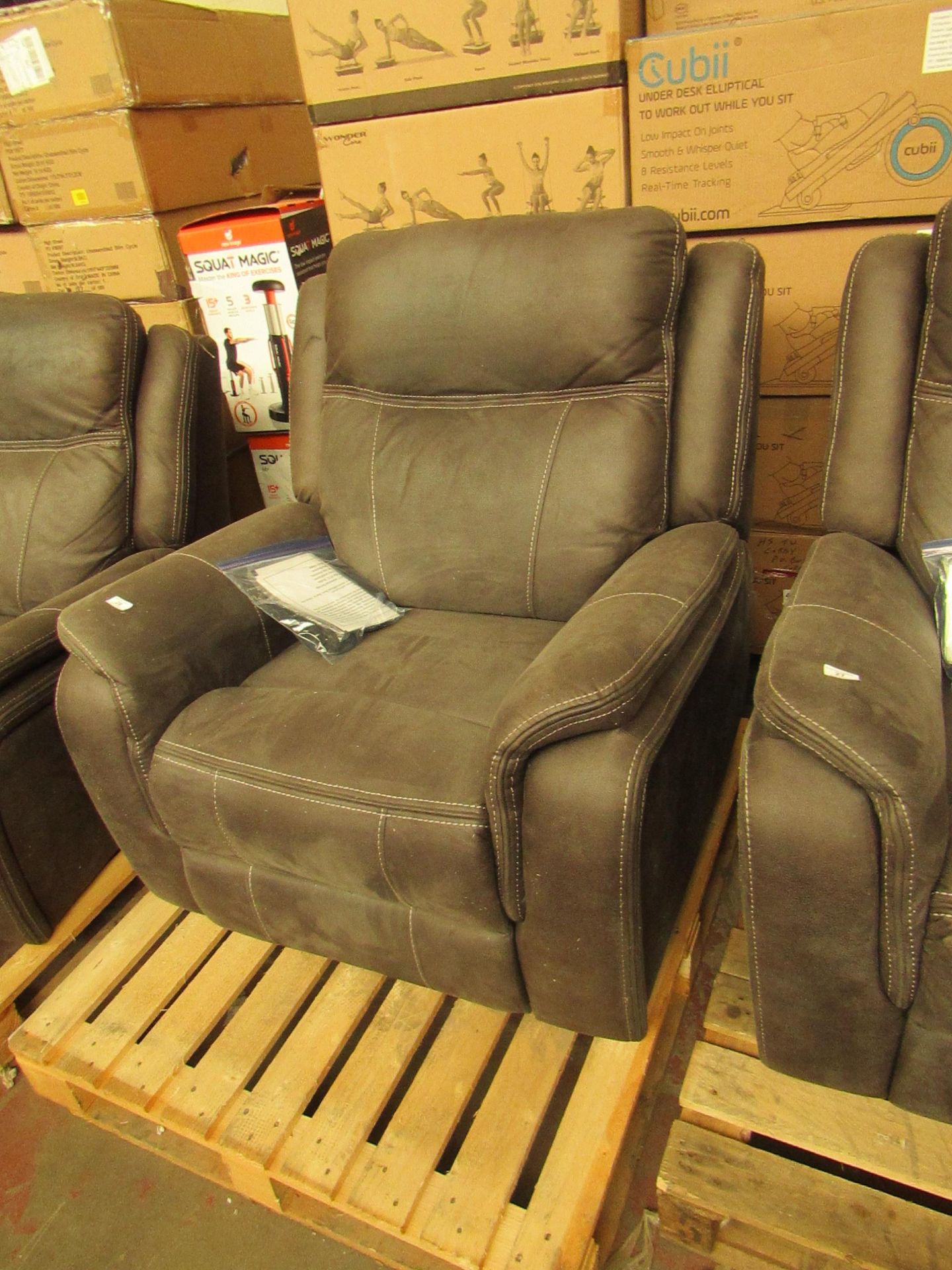 Costco leather recliner, untested but looks in good condition (no guarantee)