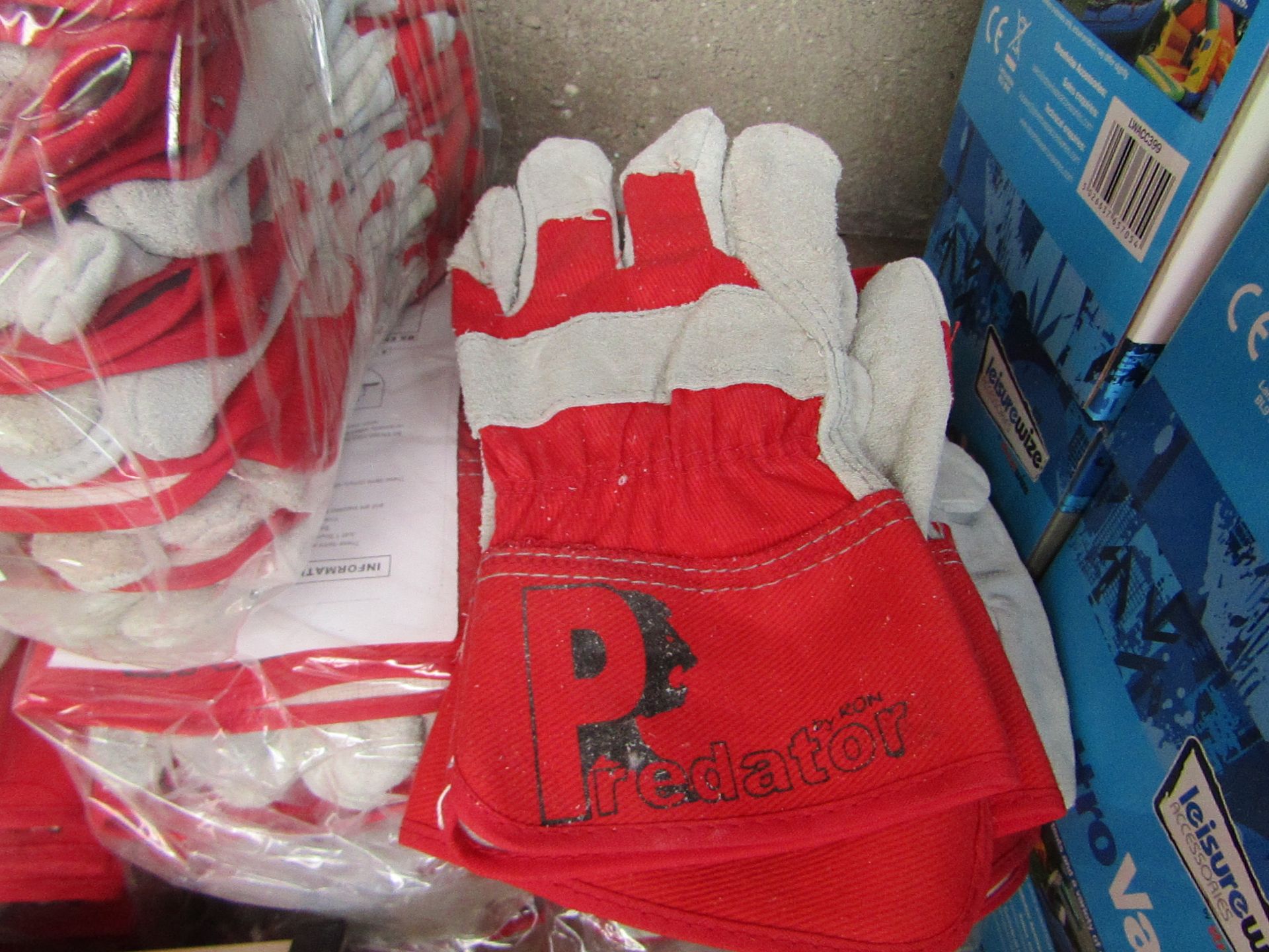 10x Predator - Work Gloves - Size 8 - New & Packaged.