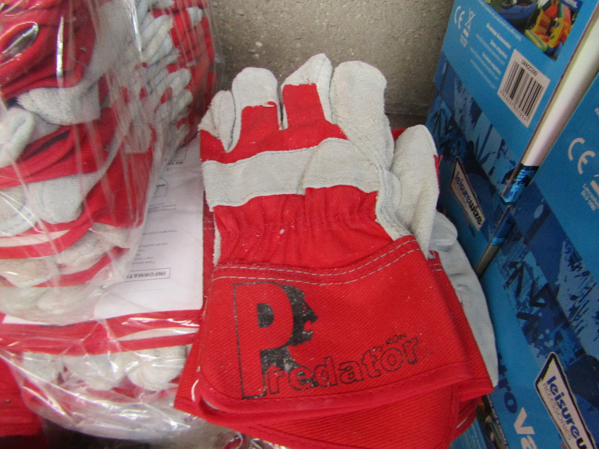 10x Predator - Work Gloves - Size 8 - New & Packaged.