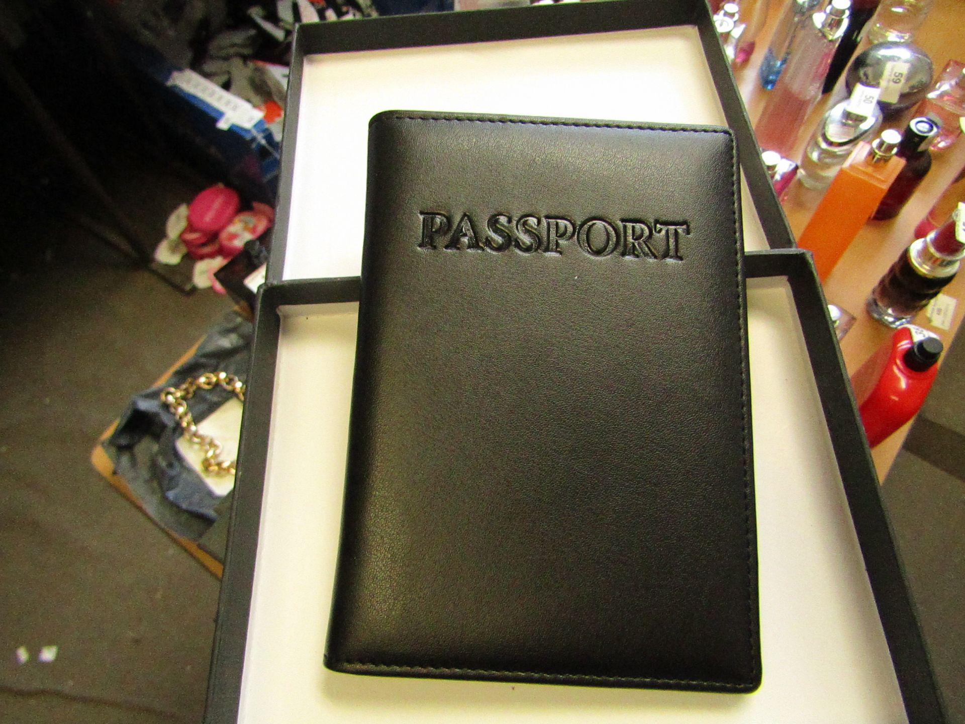 1 x Boca Brown Leather Passport Organiser with RFID Blocking to Prevent Card Cloning New & Boxed