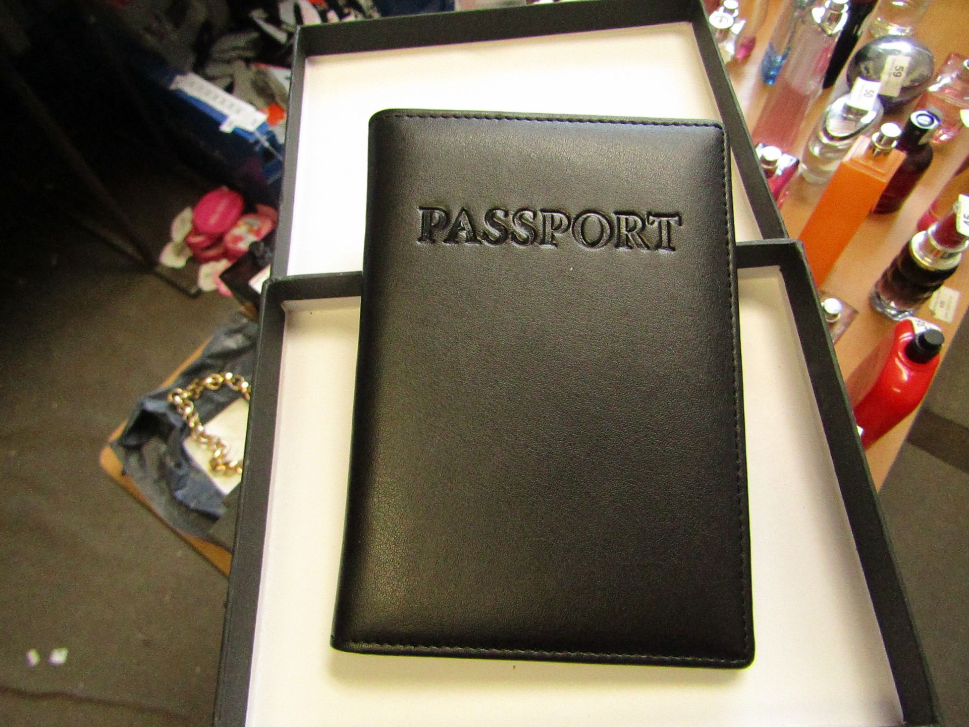 1 x Boca Brown Leather Passport Organiser with RFID Blocking to Prevent Card Cloning New & Boxed