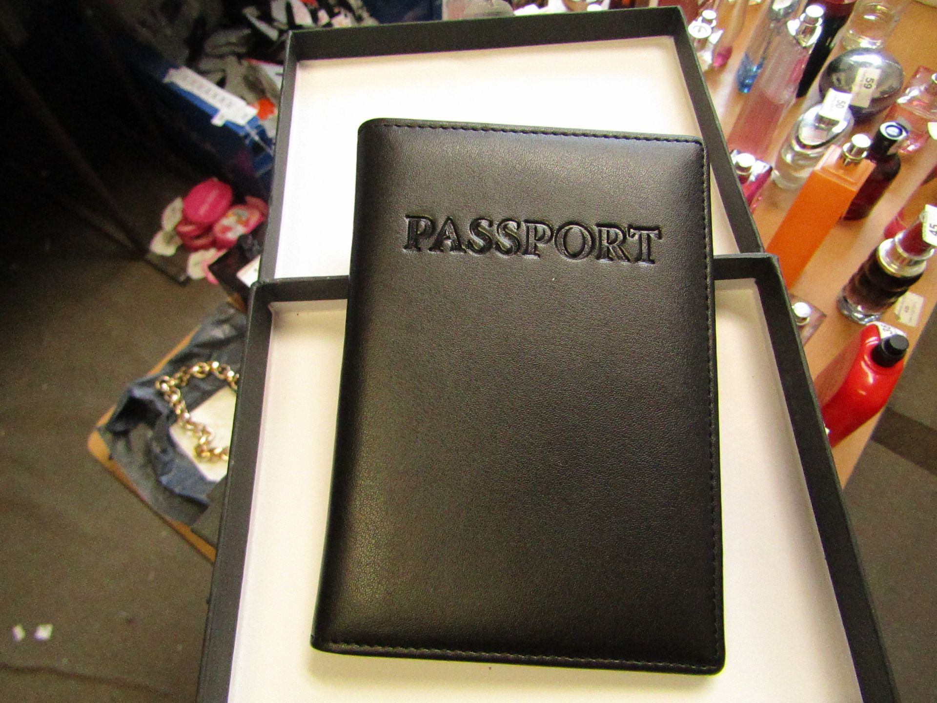 1 x Boca Brown Leather Passport Organiser with RFID Blocking to Prevent Card Cloning New & Boxed