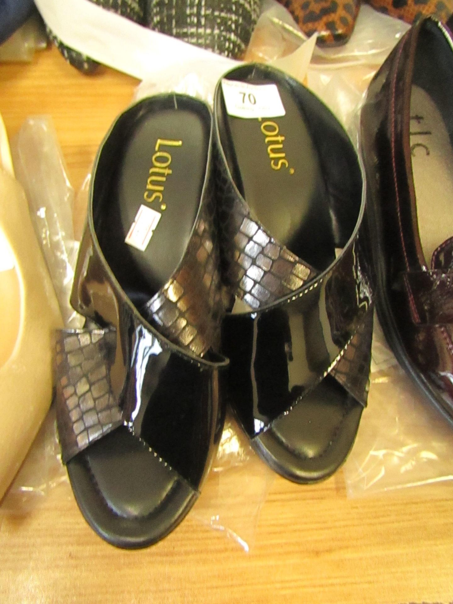 Lotus Ladies Trino Black Croc Wedge Sandals size 4 new