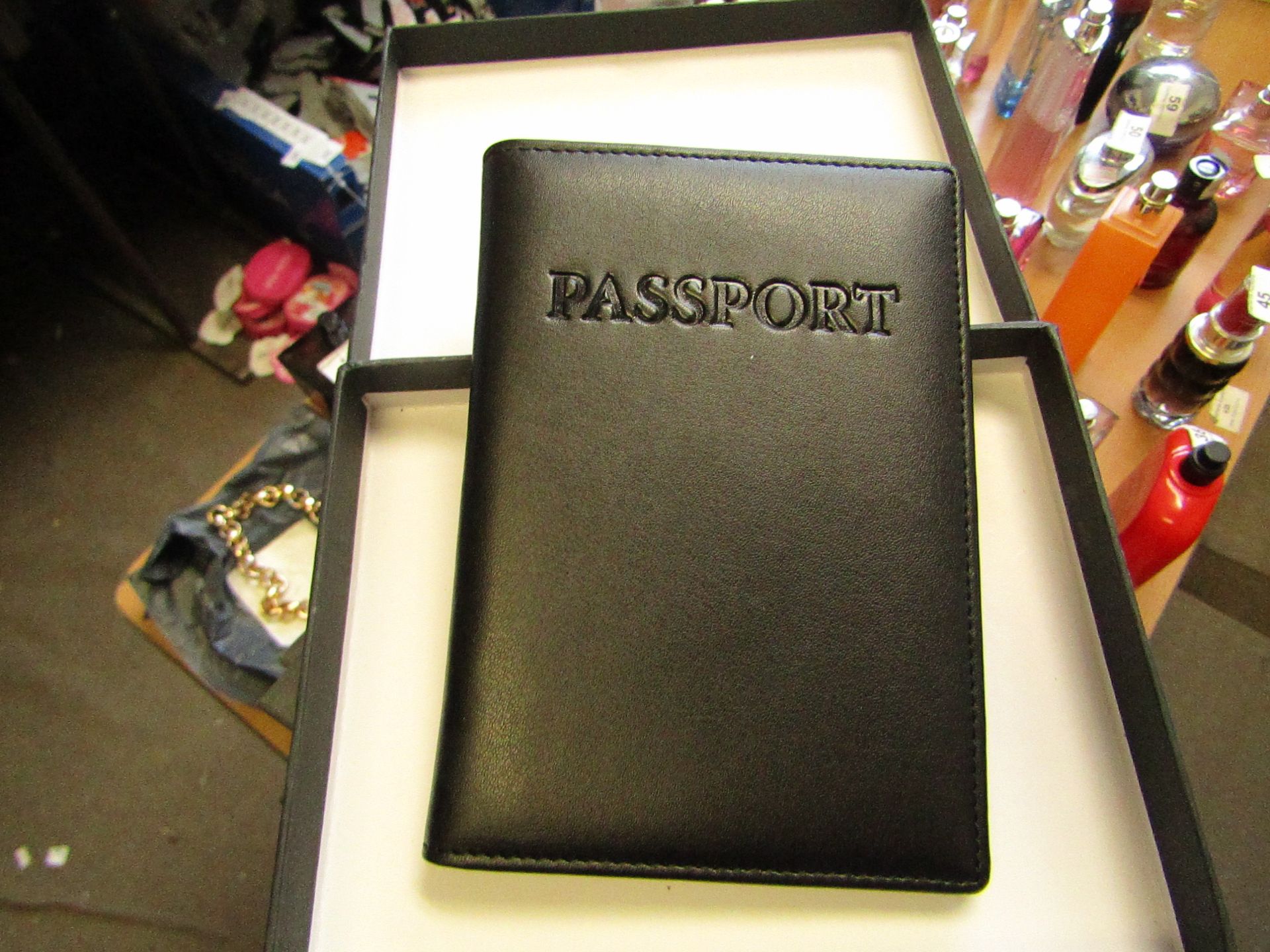 1 x Boca Brown Leather Passport Organiser with RFID Blocking to Prevent Card Cloning New & Boxed