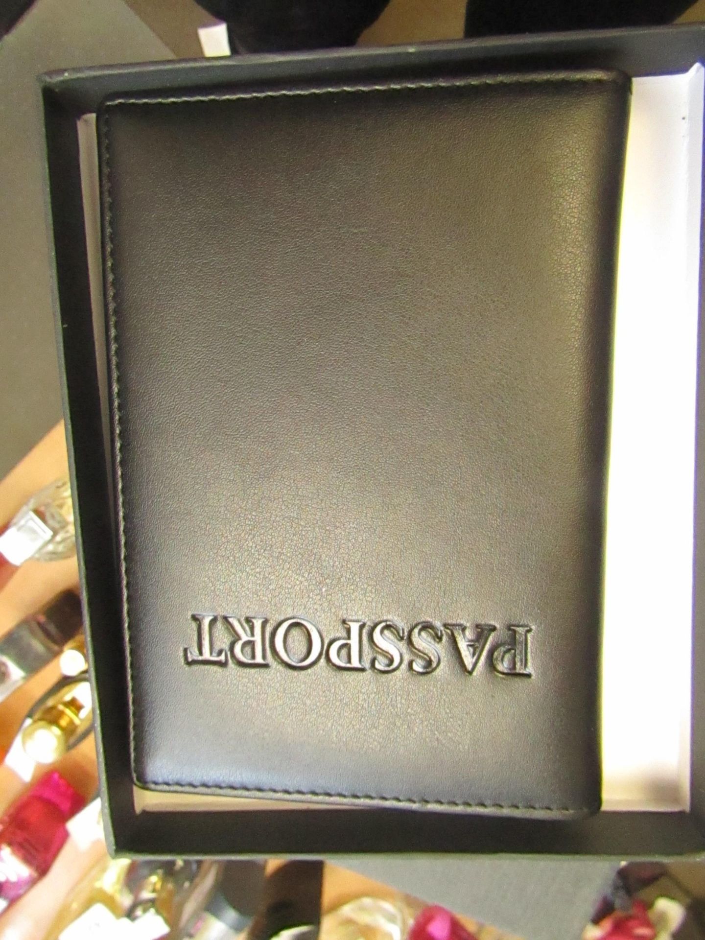 1 x Boca Brown Leather Passport Organiser with RFID Blocking to Prevent Card Cloning New & Boxed