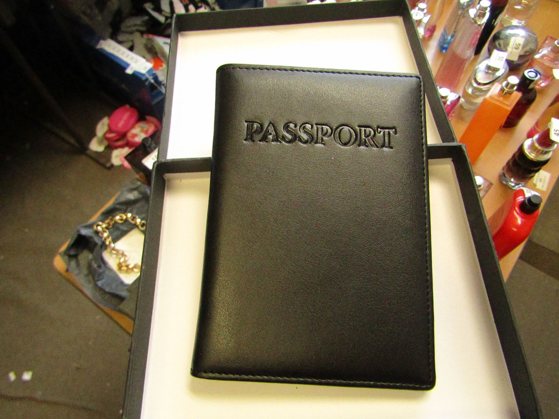 1 x Boca Brown Leather Passport Organiser with RFID Blocking to Prevent Card Cloning New & Boxed