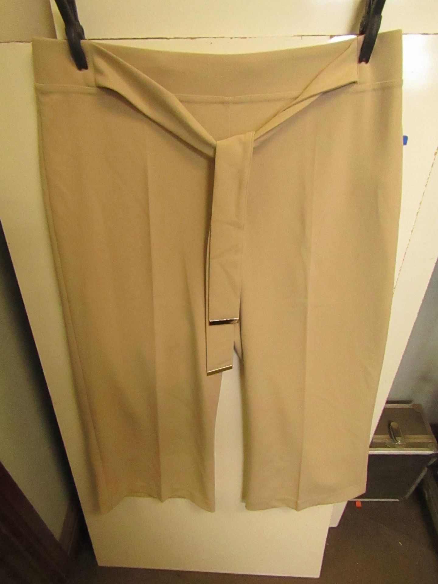 Andrew Marc Ladies 3/4 Length Pants Latte Colour Size L New With Tags
