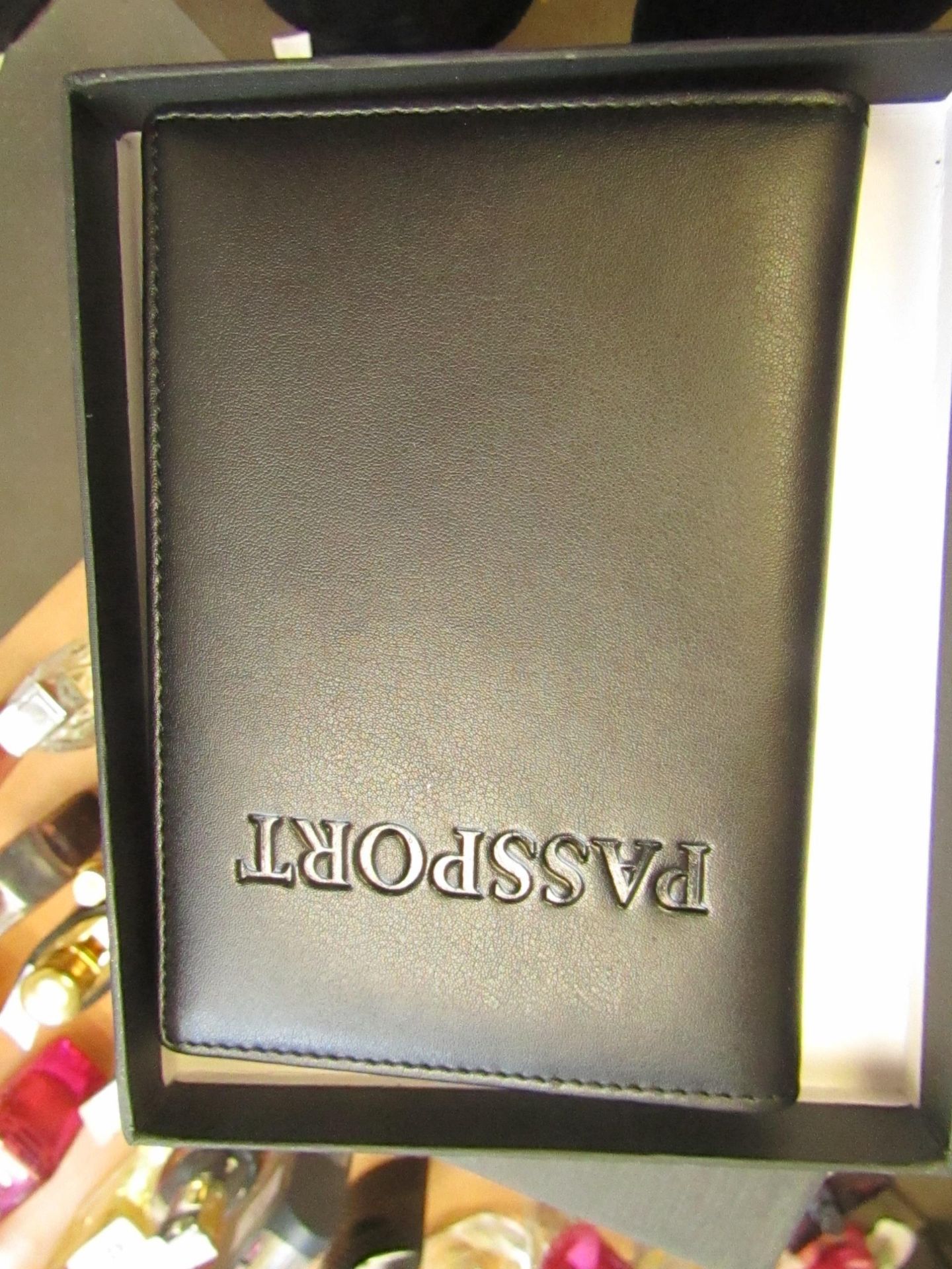 1 x Boca Brown Leather Passport Organiser with RFID Blocking to Prevent Card Cloning New & Boxed