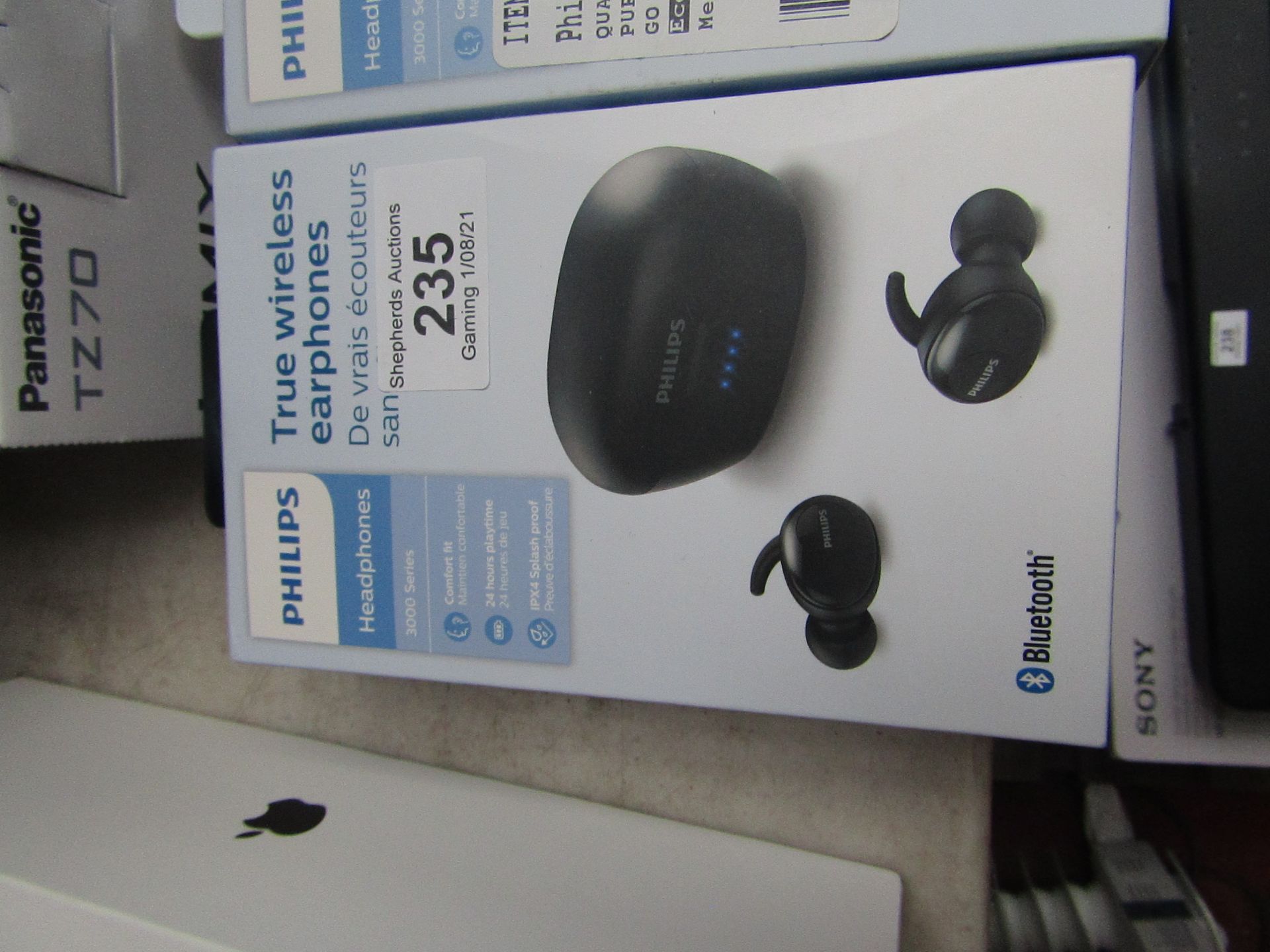 Phillips 3000 Series ear pods, boxed and unchecked