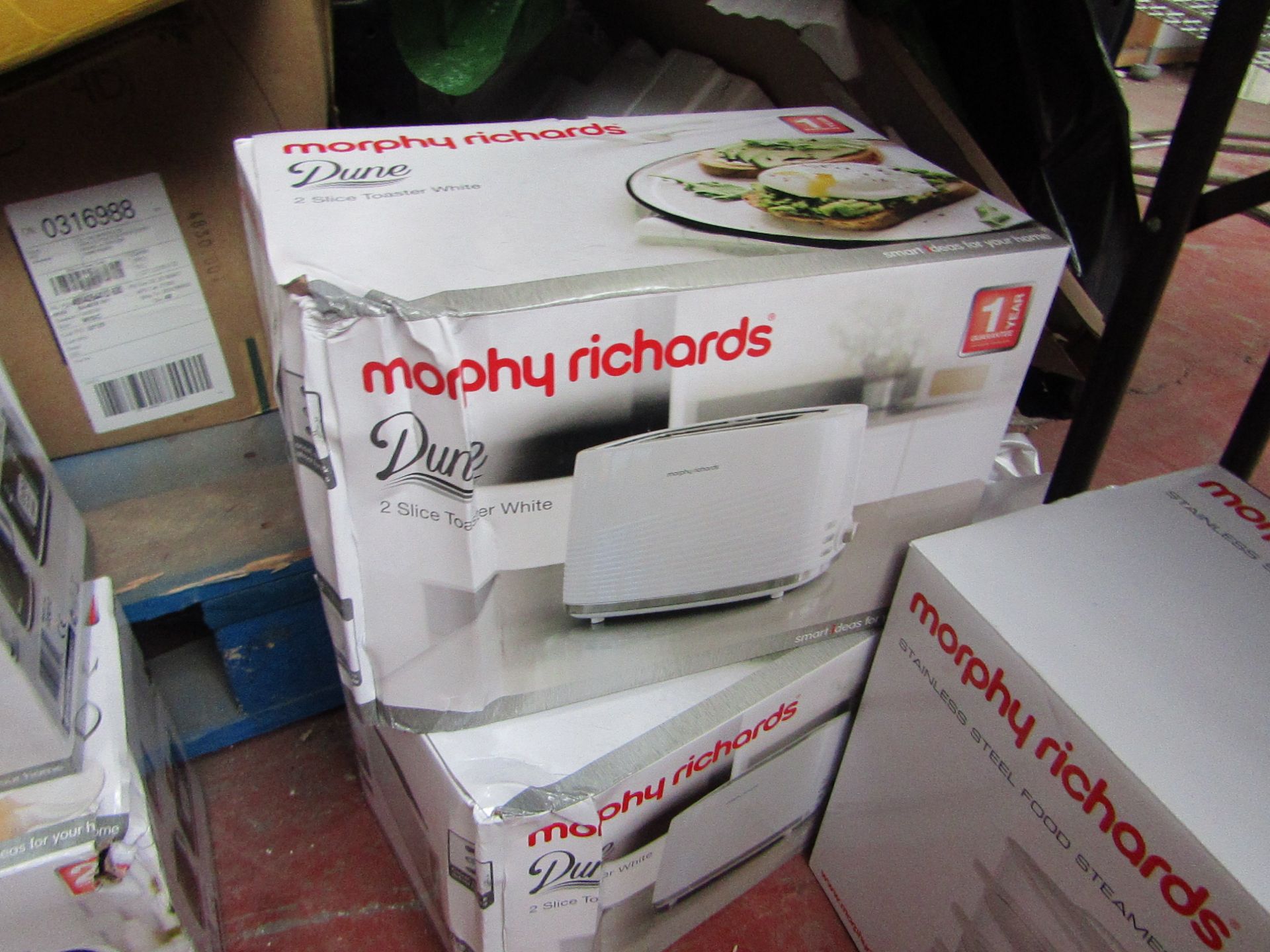 Morphy Richards Dune 2 slice toaster in white, brand new and in damaged packaging. RRP £21.99