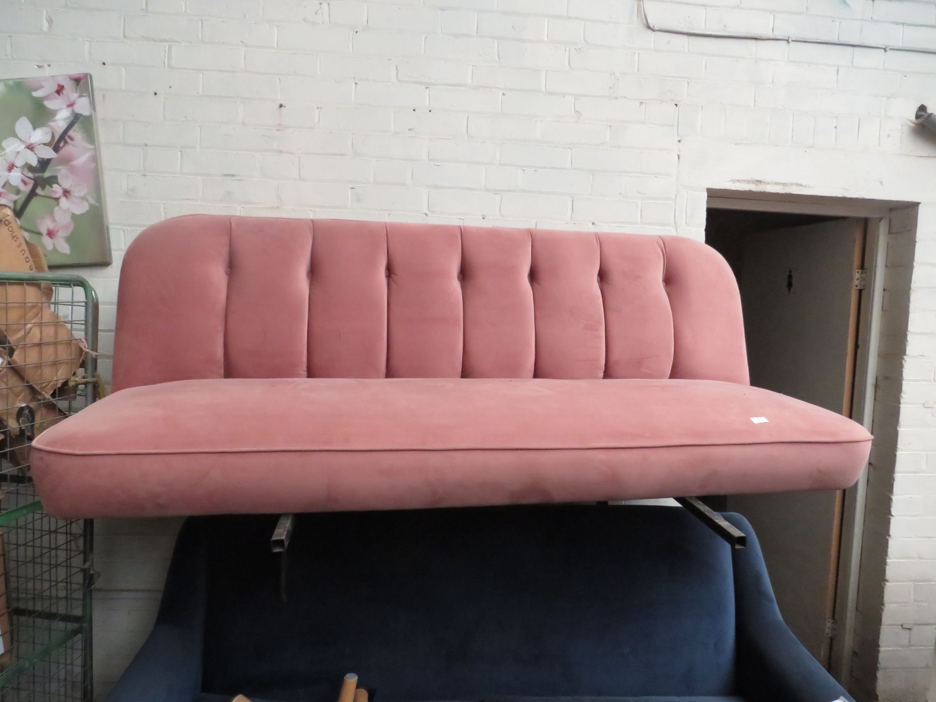 | 1X | MADE.COM PINK VELVET LOVE SEAT | NO MAJOR DAMAGE AND HAS NO FEET (NO GUARANTEE), COULD DO