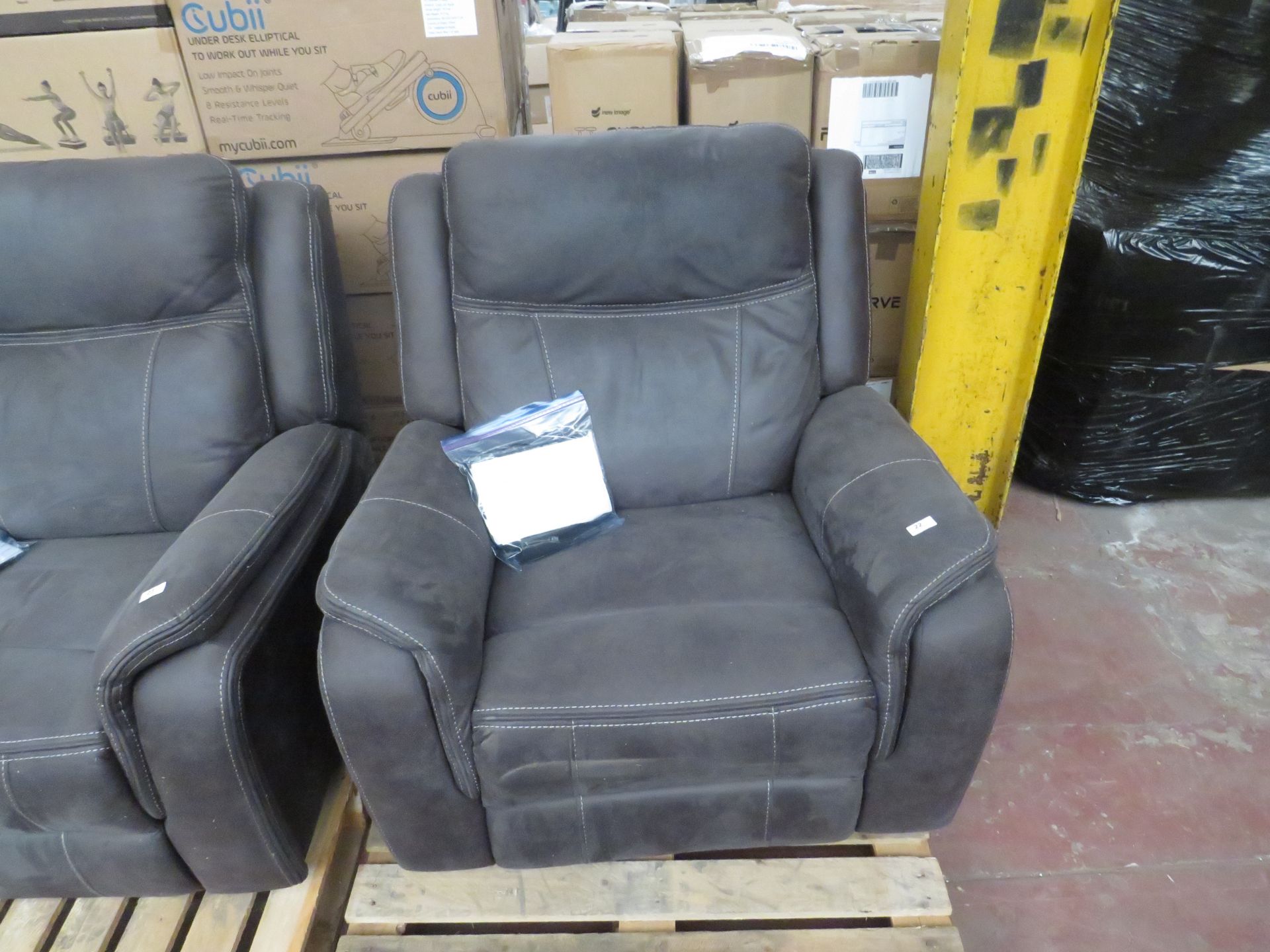 Costco leather recliner, untested but looks in good condition (no guarantee)