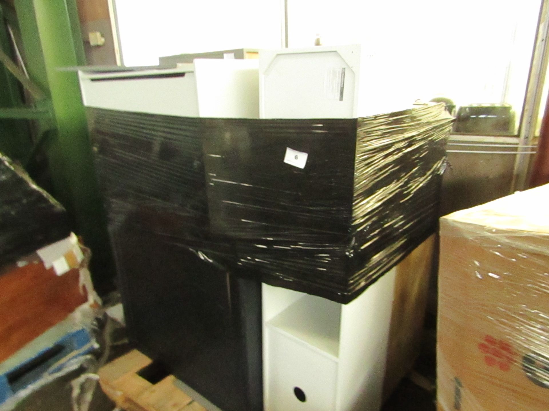 | 1X | PALLET OF FAULTY / MISSING PARTS / DAMAGED CUSTOMER RETURNS MADE.COM STOCK UNMANIFESTED |