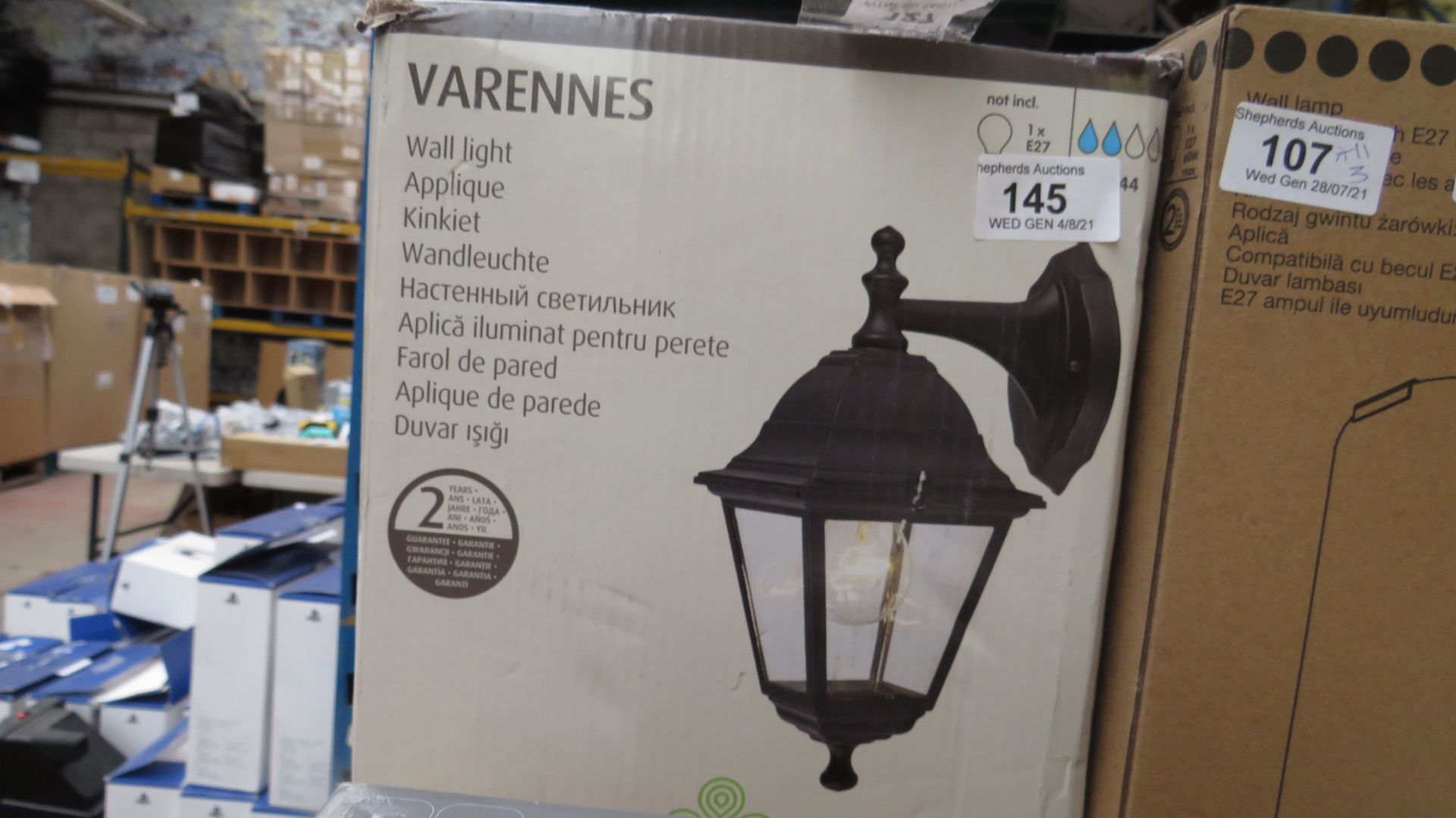 1X VARENNES WALL LIGHT, UNCHECKED AND BOXED, SEE PICTURE.