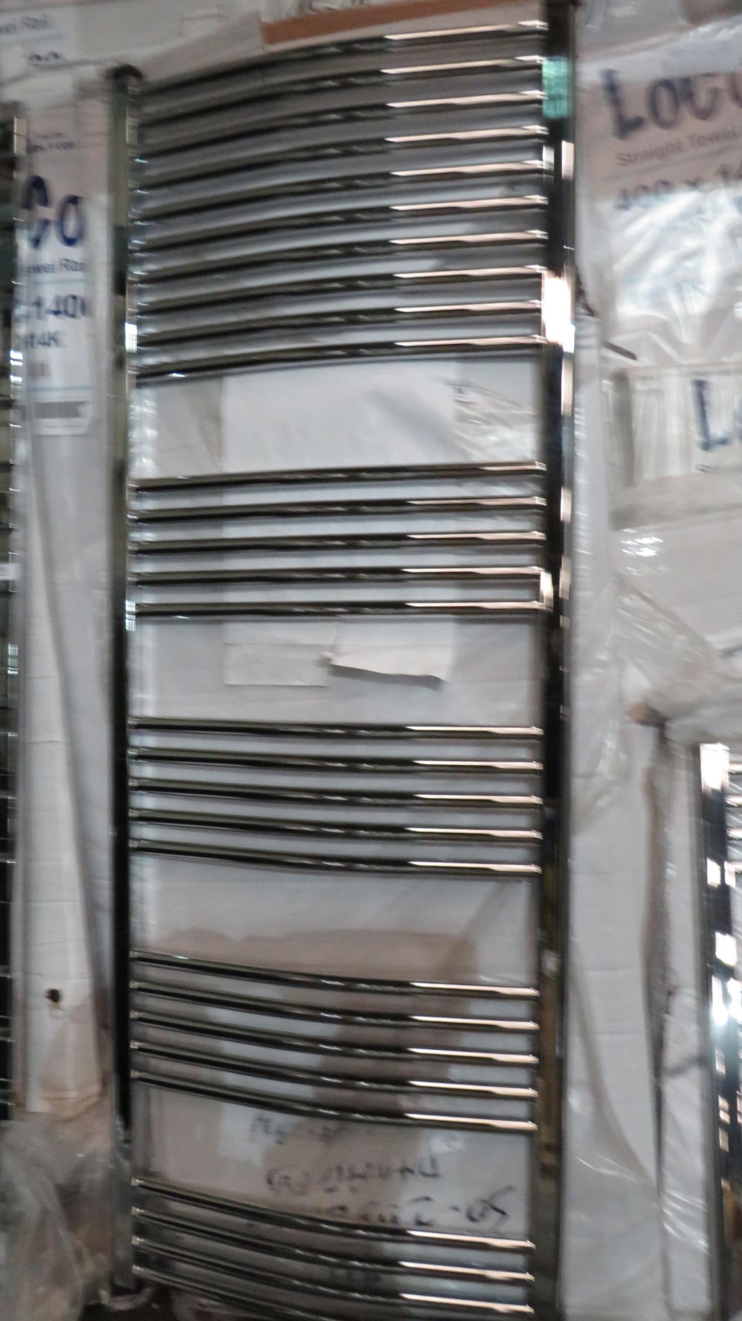 Loco 600x1600mm curved towel radiator, Please note, this radiator is ex-display and may contain