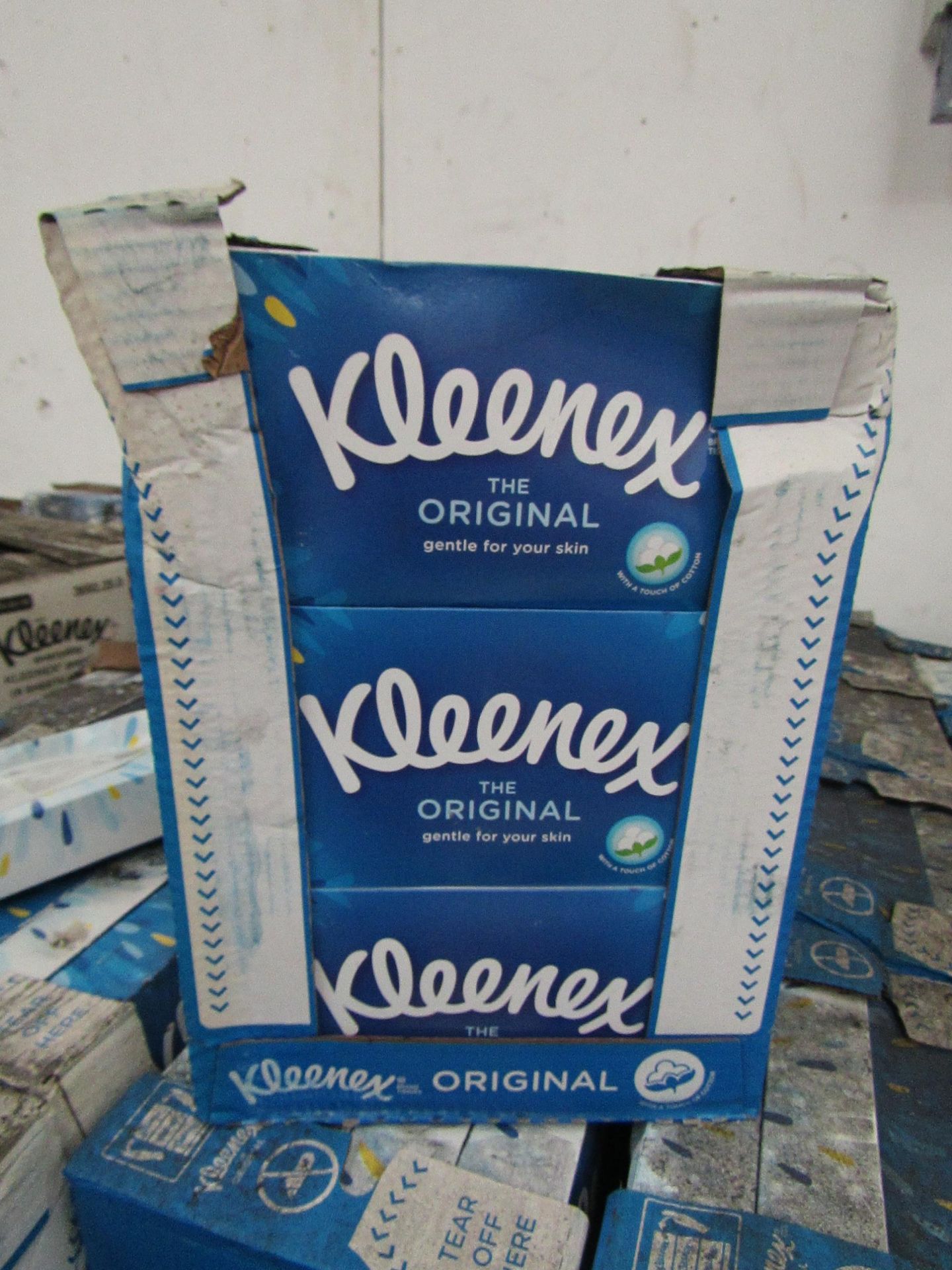 12x Boes of Kleenex 72 original Tissues, new but the outer boxes may be a bit dirty or damaged.