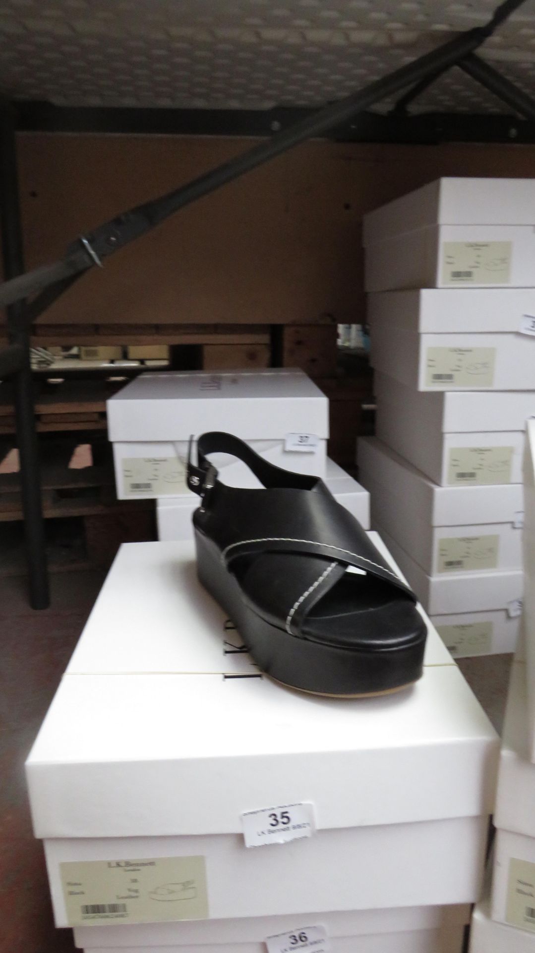 L K Bennett London Sima Black Veg Leather Shoes size 39 RRP £250 new & boxed see image for design