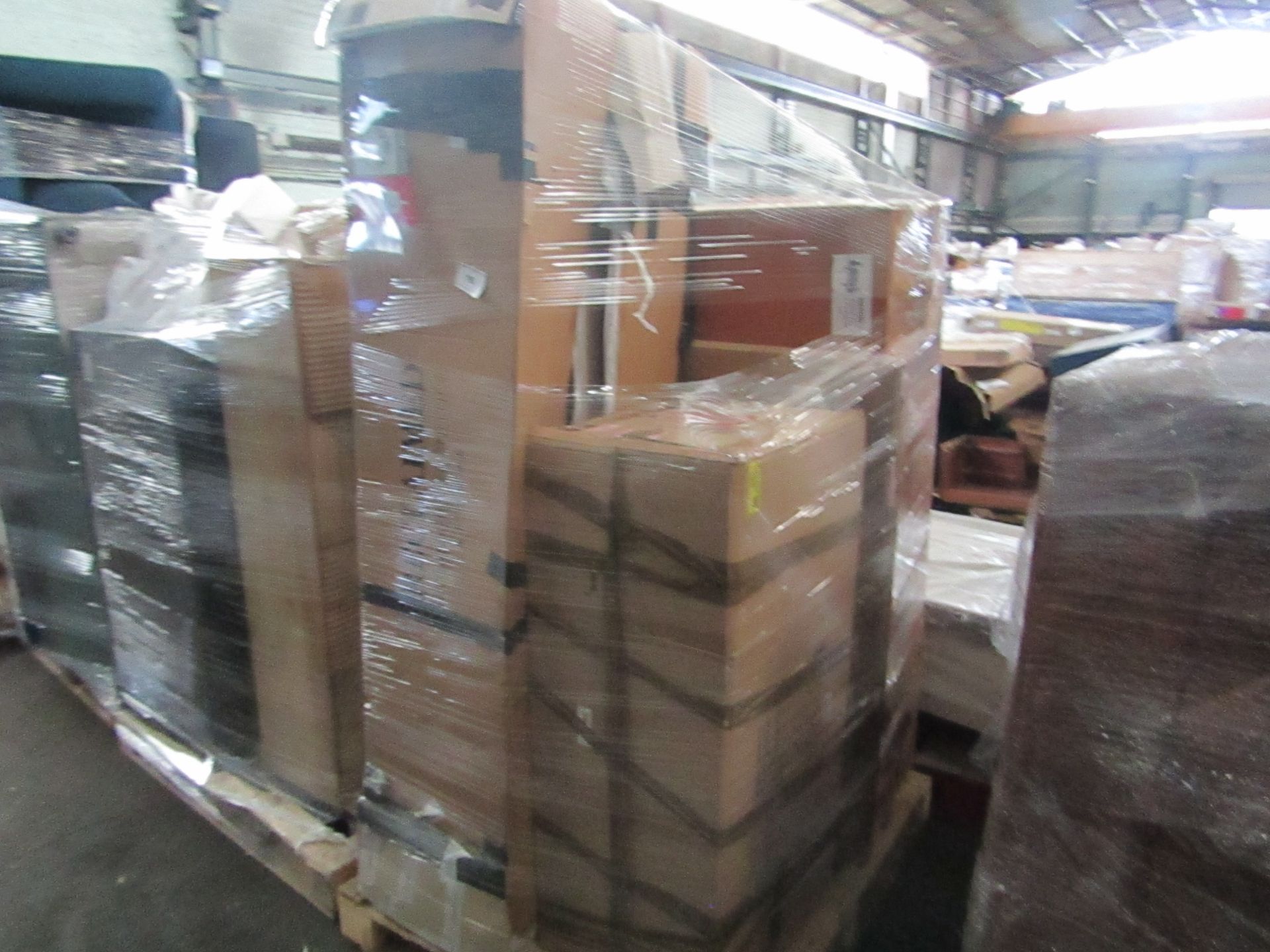 Mixed pallet of Cox & Cox customer returns to include 5 items of stock with a total RRP of