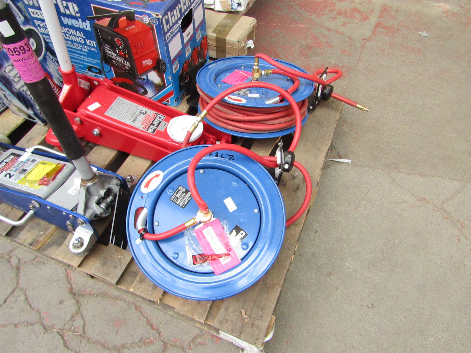 1x CL HOSE REEL CAR15MC 1282 This lot is a Machine Mart product which is raw and completely