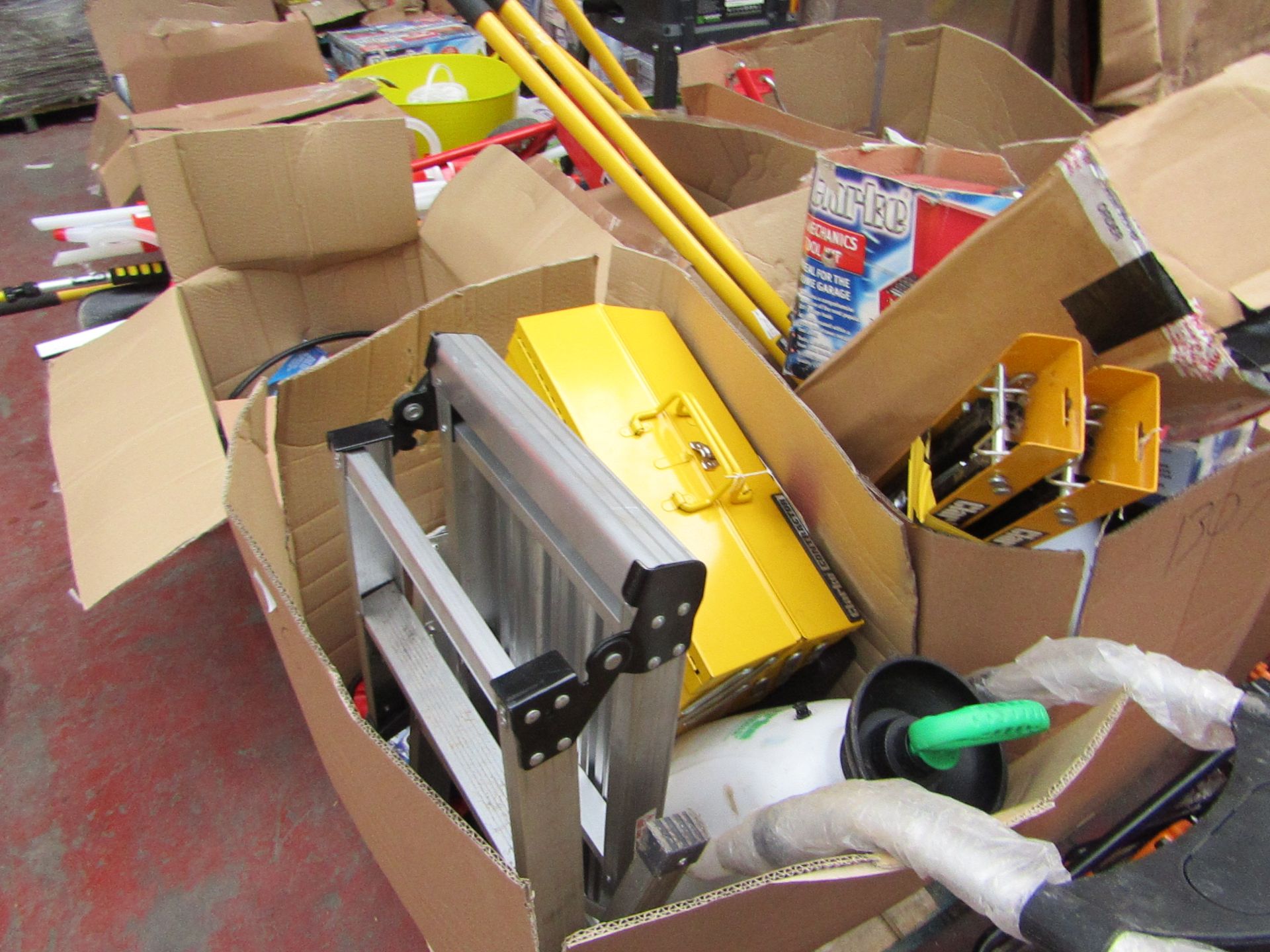 1x BOX OF VARIOUS TOOLS 1300 This lot is a Machine Mart product which is raw and completely