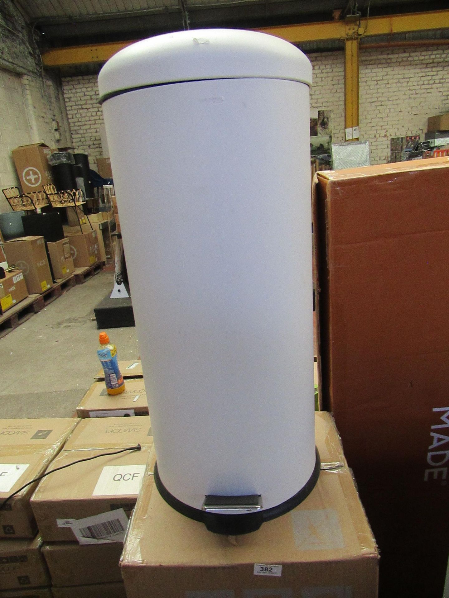 | 1X | MADE.COM JOSS 30L DOMED PEDDLE BIN | WHITE | UNCHECKED & BOXED | RRP £39 |