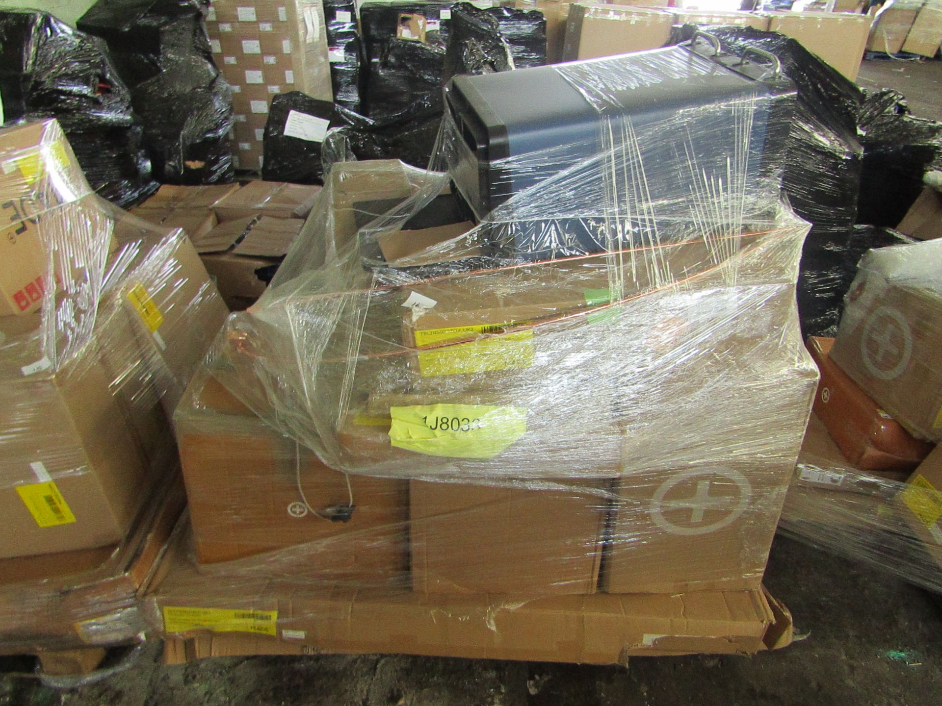 Mixed pallet of Made.com customer returns to include 12 items of stock with a total RRP of