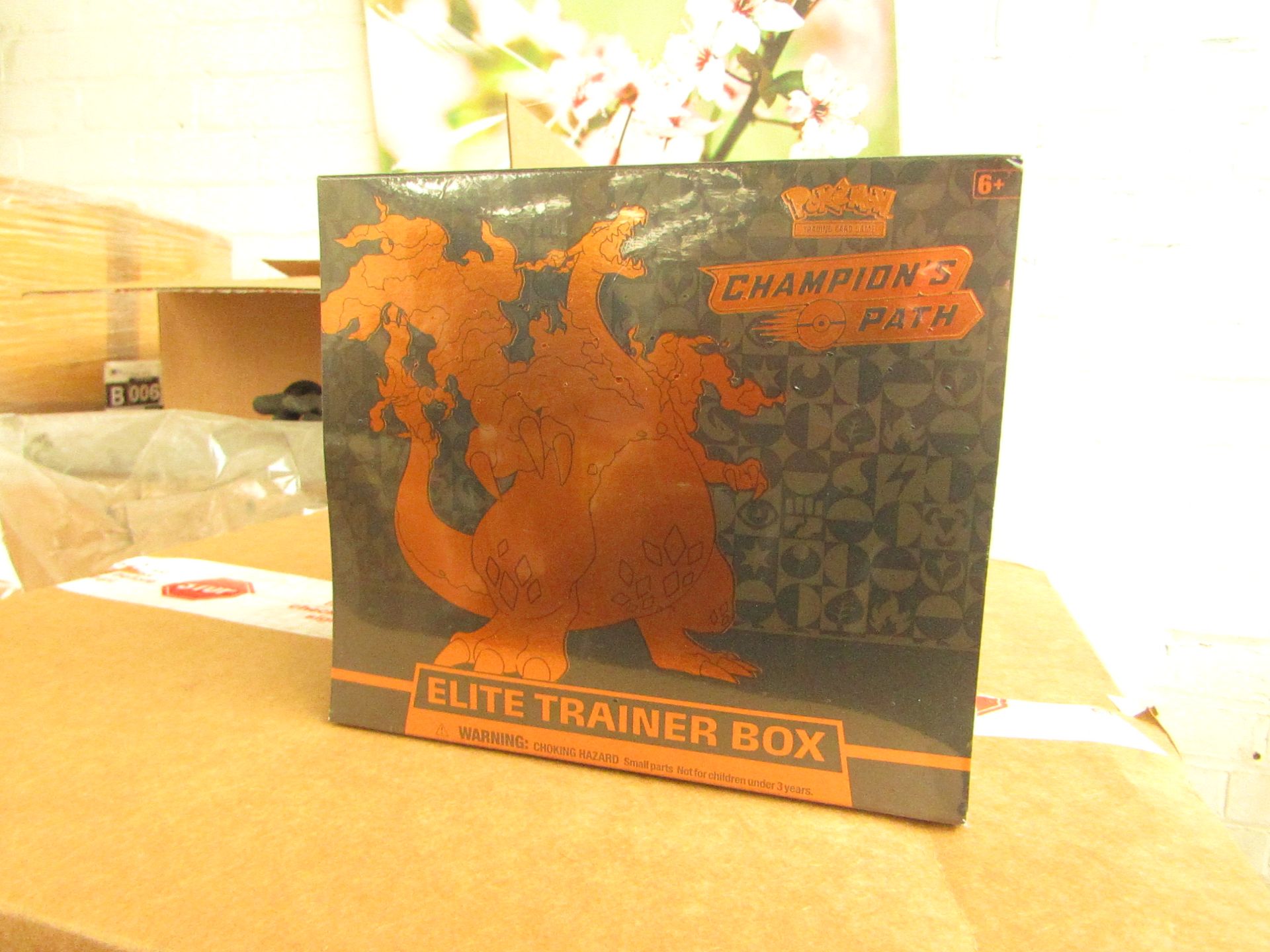 Pokemon - Champion's Path - Elite Trainer Box - New & Packaged. RRP œ69.99.