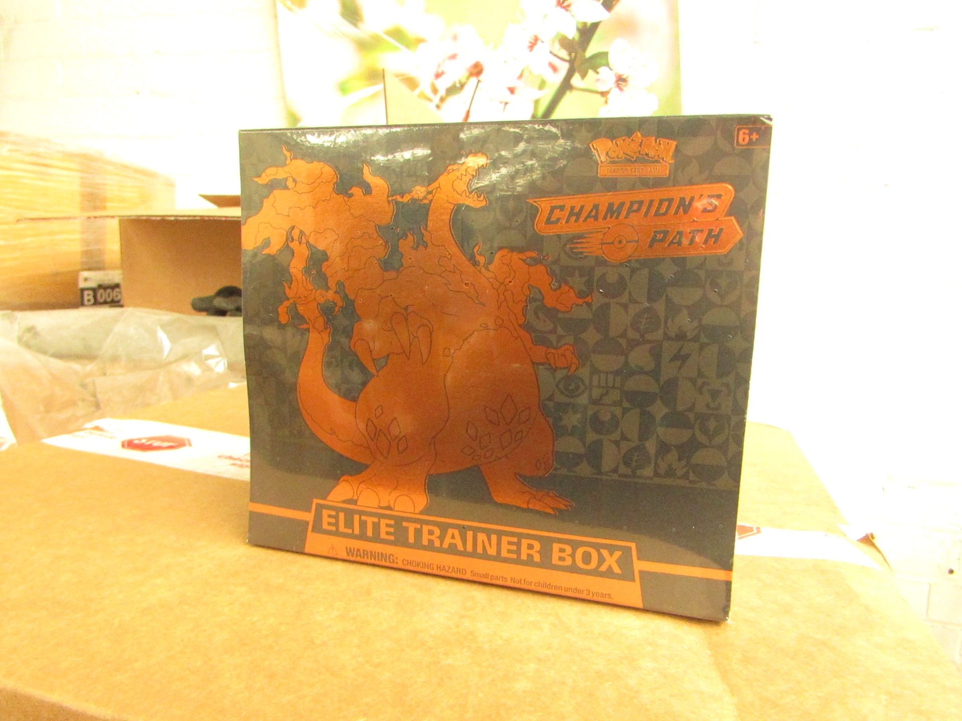 Pokemon - Champion's Path - Elite Trainer Box - New & Packaged. RRP œ69.99.