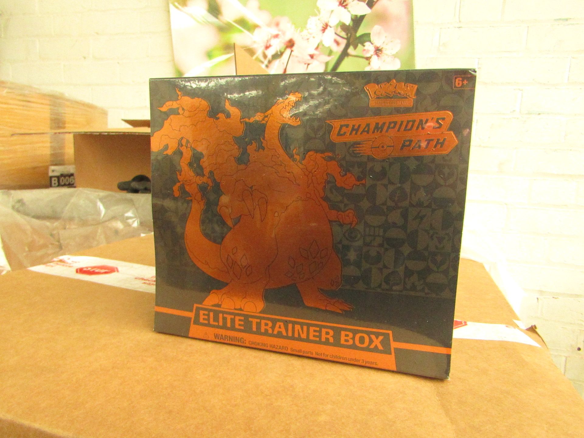 Pokemon - Champion's Path - Elite Trainer Box - New & Packaged. RRP œ69.99.