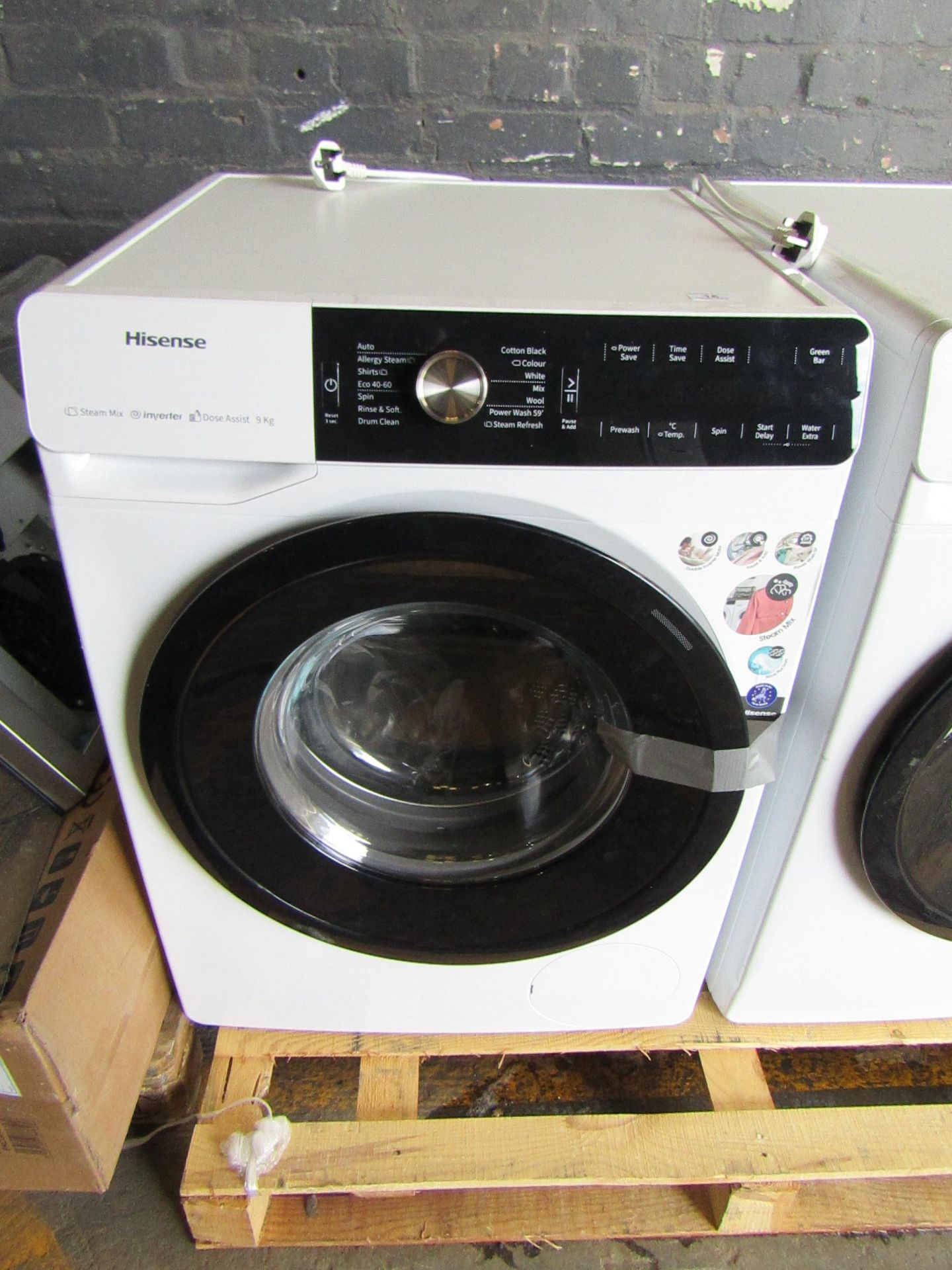 Hisense 9Kg Steam mix washing machine with Dose Assist, powers on but appears to have a faulty