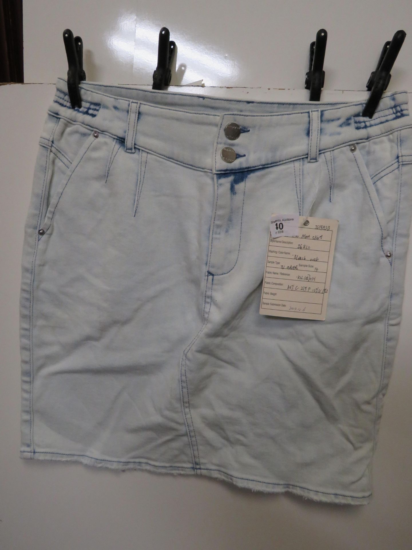 JD Williams Ladies Bleach Washed Denim Skirt size 14 new (sample)