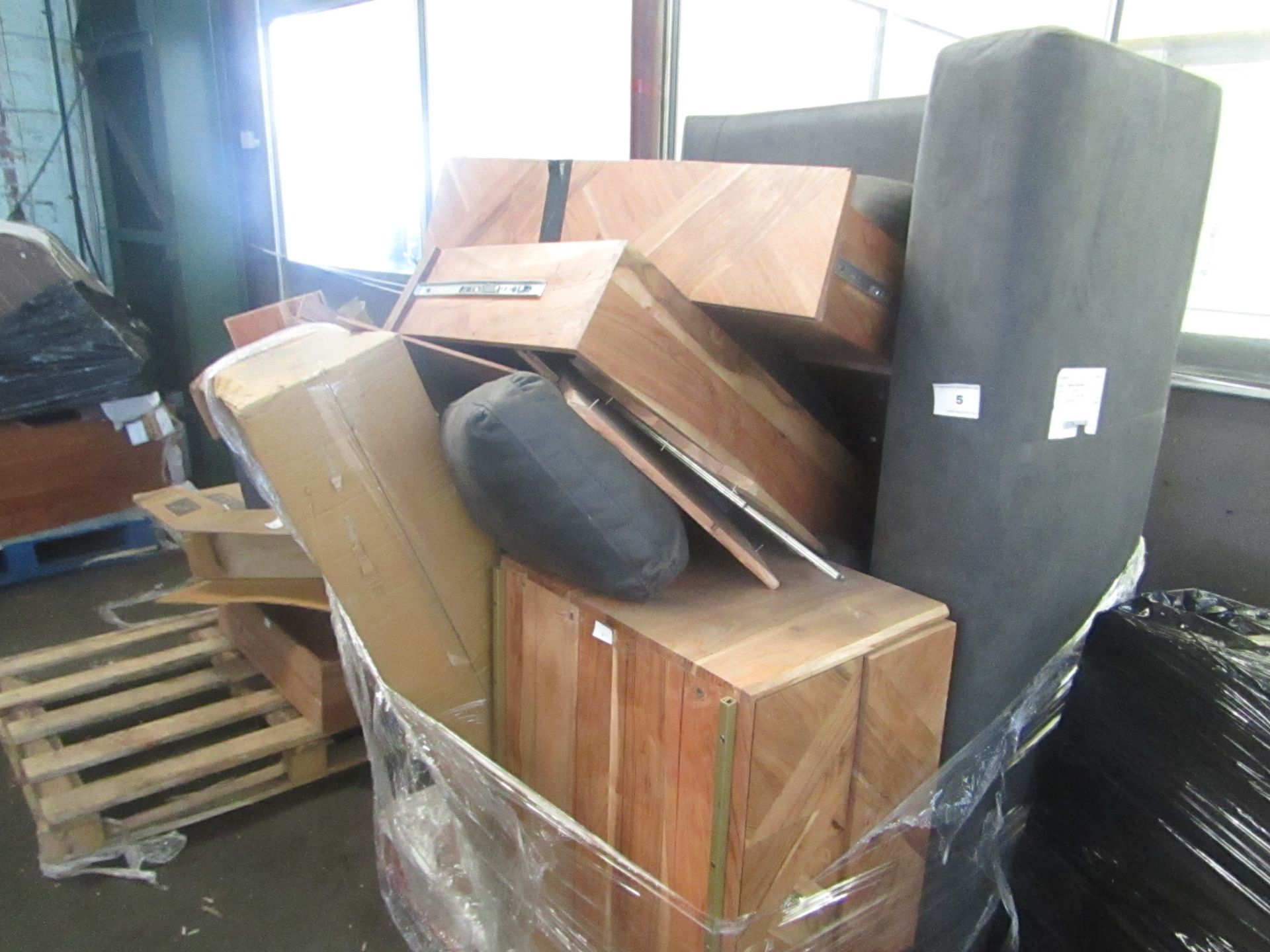 | 1X | PALLET OF FAULTY / MISSING PARTS / DAMAGED CUSTOMER RETURNS SWOON STOCK UNMANIFESTED | PALLET