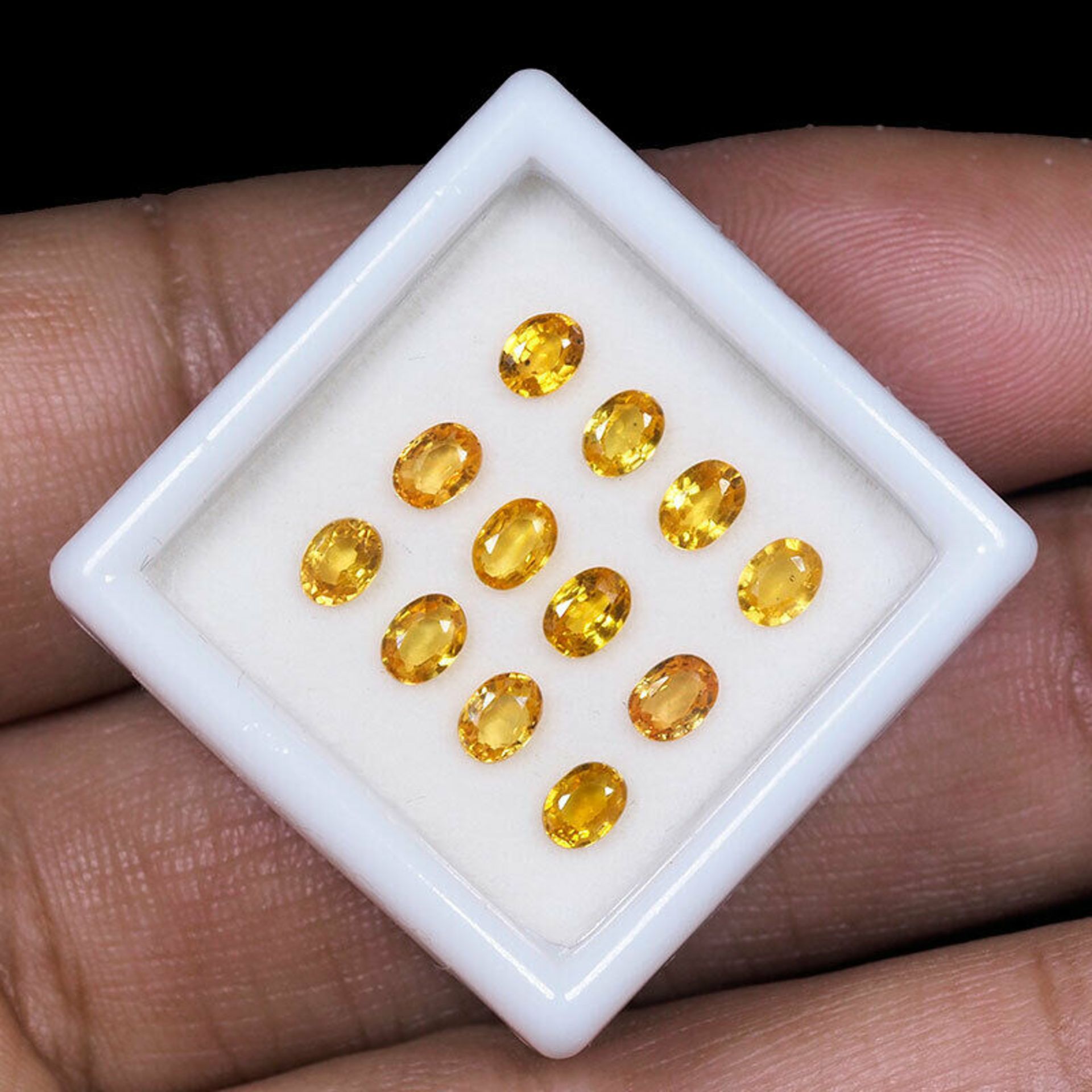 Natural Untreated - Sri Lanka Sapphires - 2.52 Carats -VVS Clarity- 12 Pieces - Diamond Round cut