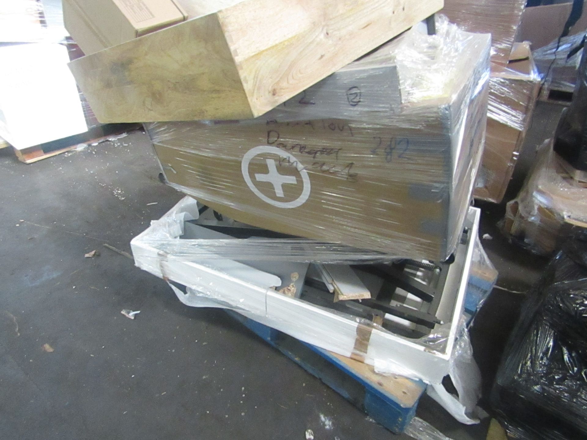 | 1X | PALLET OF FAULTY / MISSING PARTS / DAMAGED CUSTOMER RETURNS MADE.COM STOCK UNMANIFESTED |