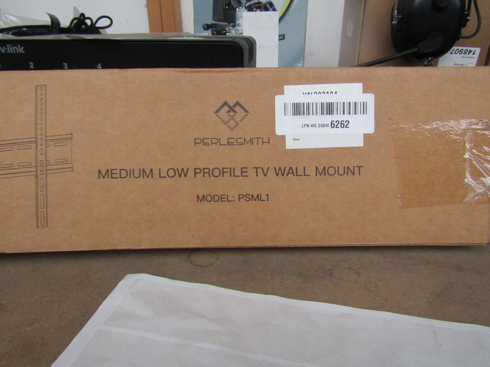 Perlesmith Medium Low Profile TV wall mount - Unchecked & boxed -