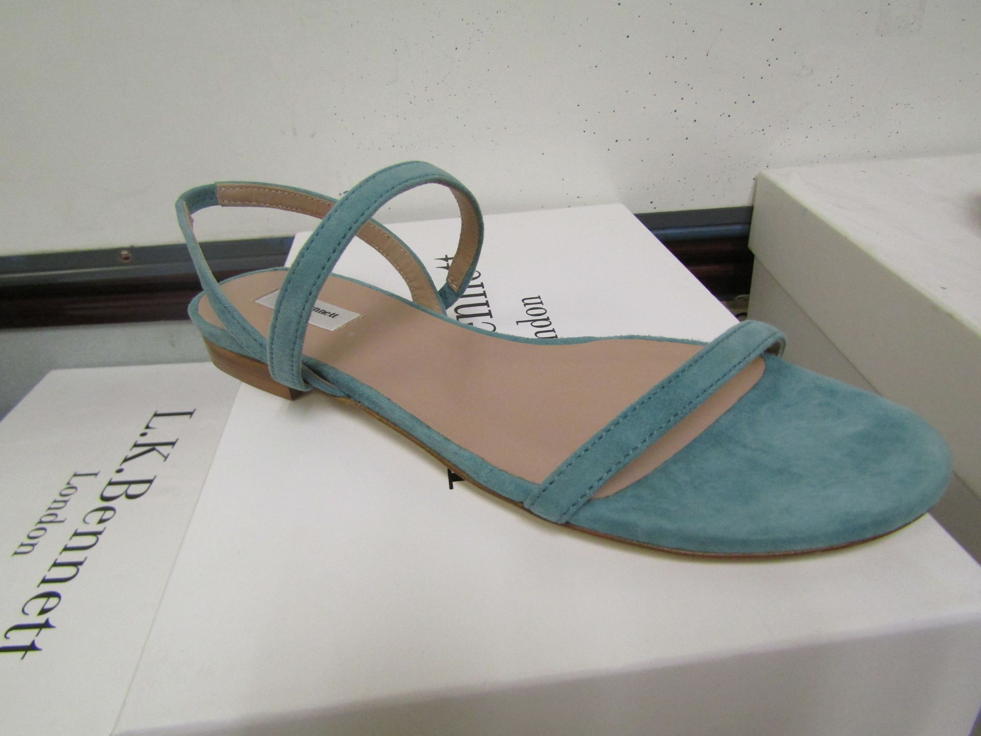 L K Bennett London River Light Blue Suede Shoes size 39 RRP £150 new & boxed see image for design