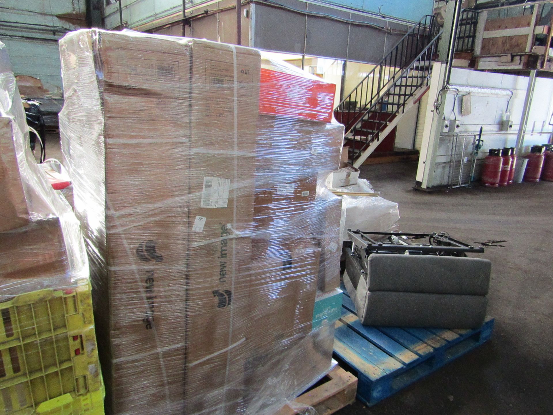 1X PALLET CONTAINING FITNESS AND SOME ELECTRICAL | PLEASE BE AWARE THESE PALLETS ARE