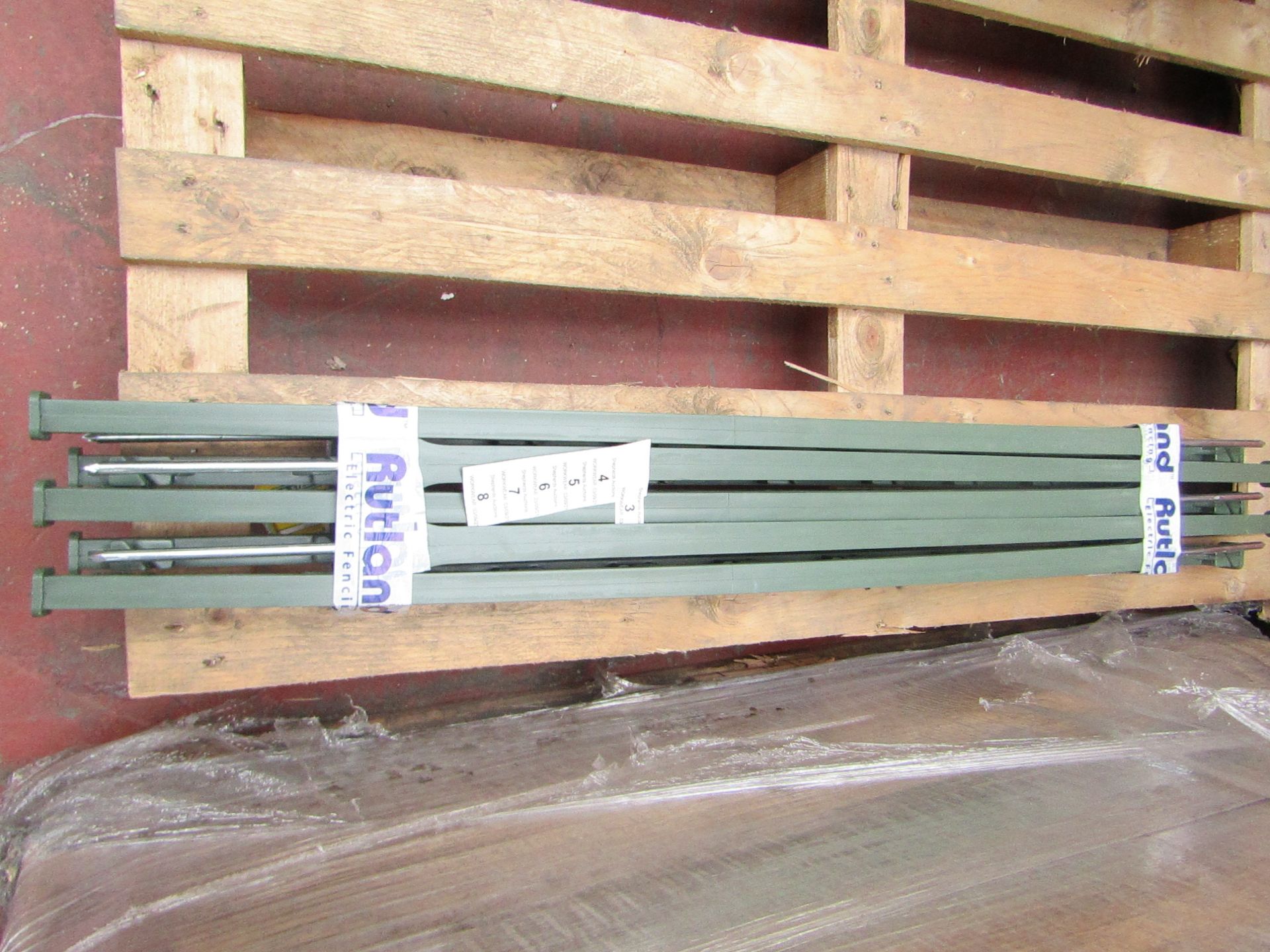 10 Pack of Rutland Green Economy Electric Fencing Poly Posts - New & Good Condition. RRP £25 @